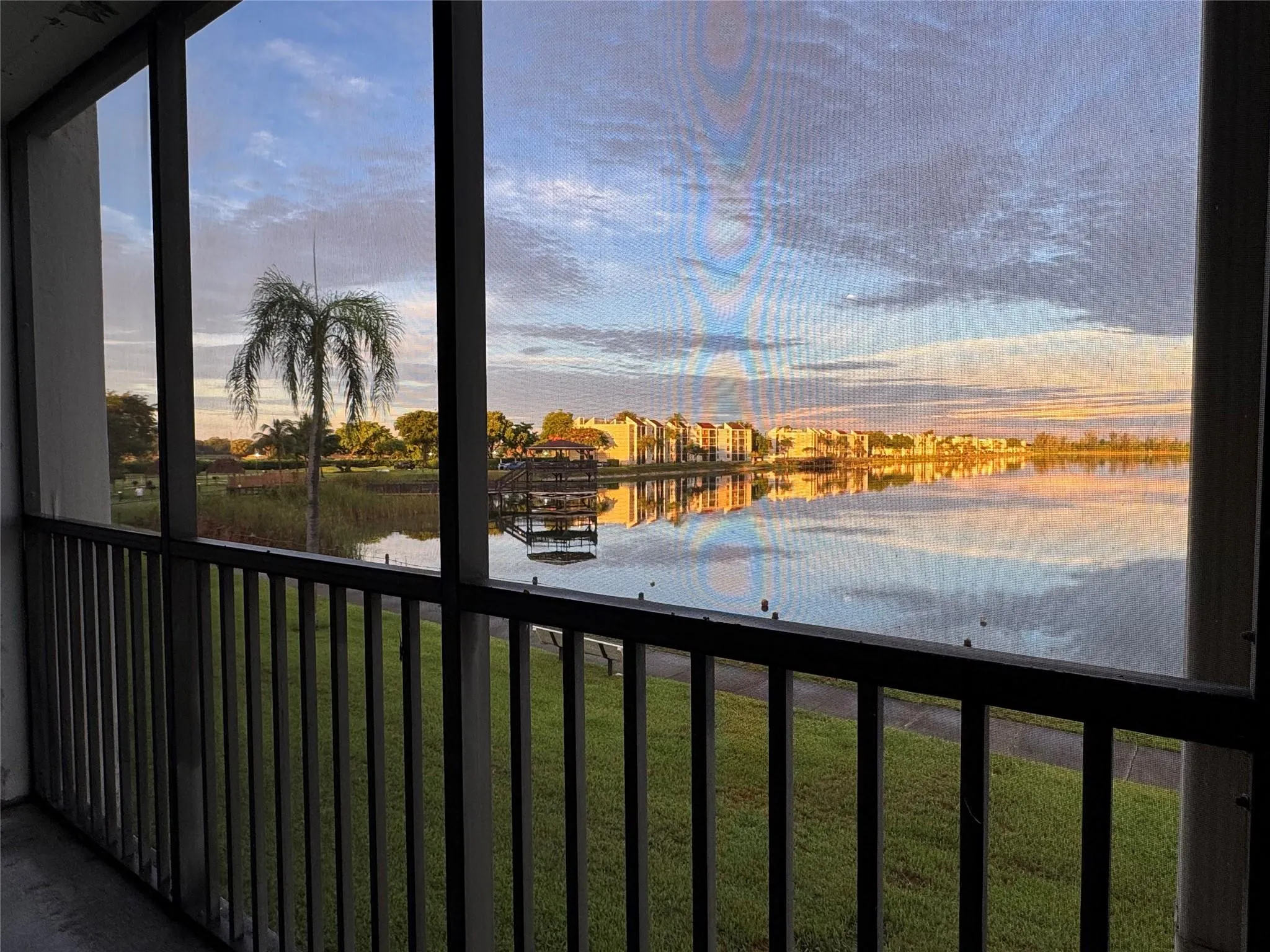 112 Lake Emerald, #206