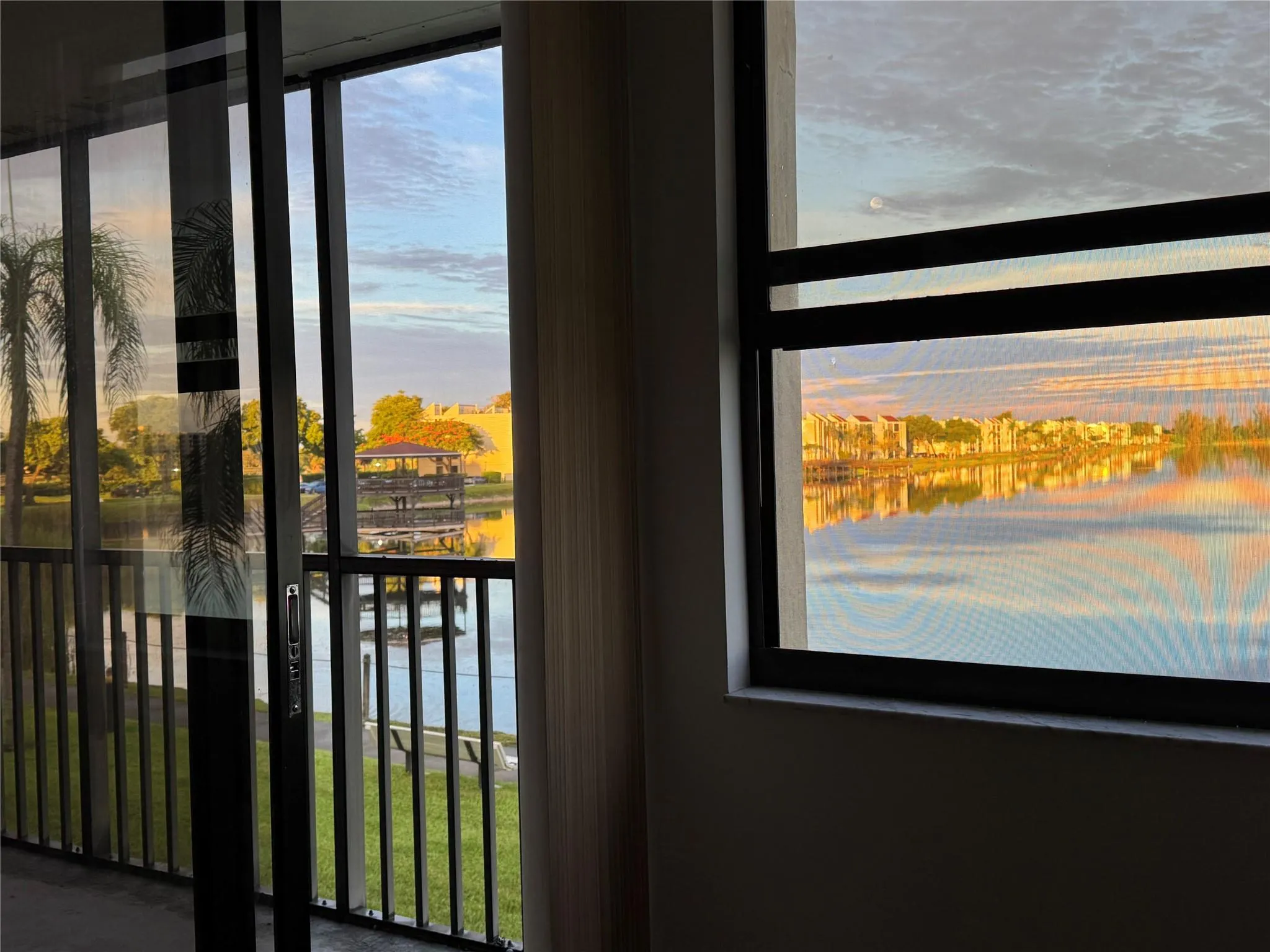 112 Lake Emerald, #206