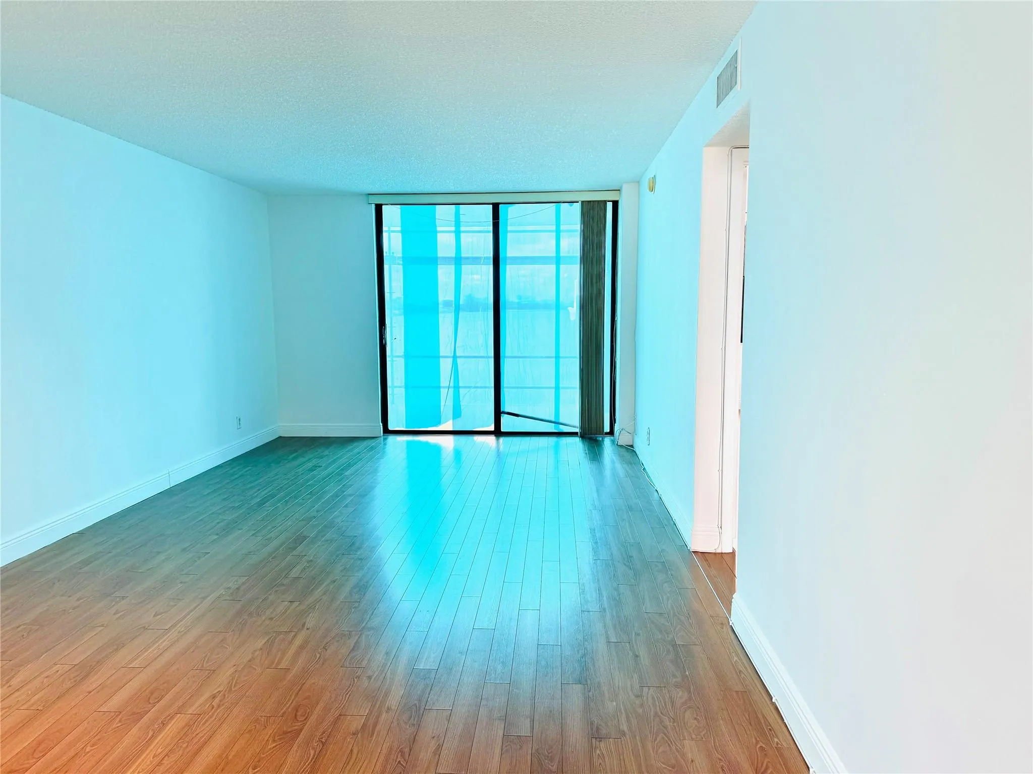 112 Lake Emerald, #206