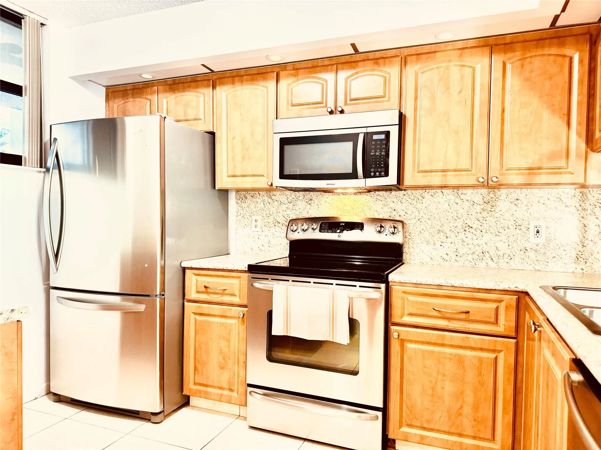 112 Lake Emerald, #206
