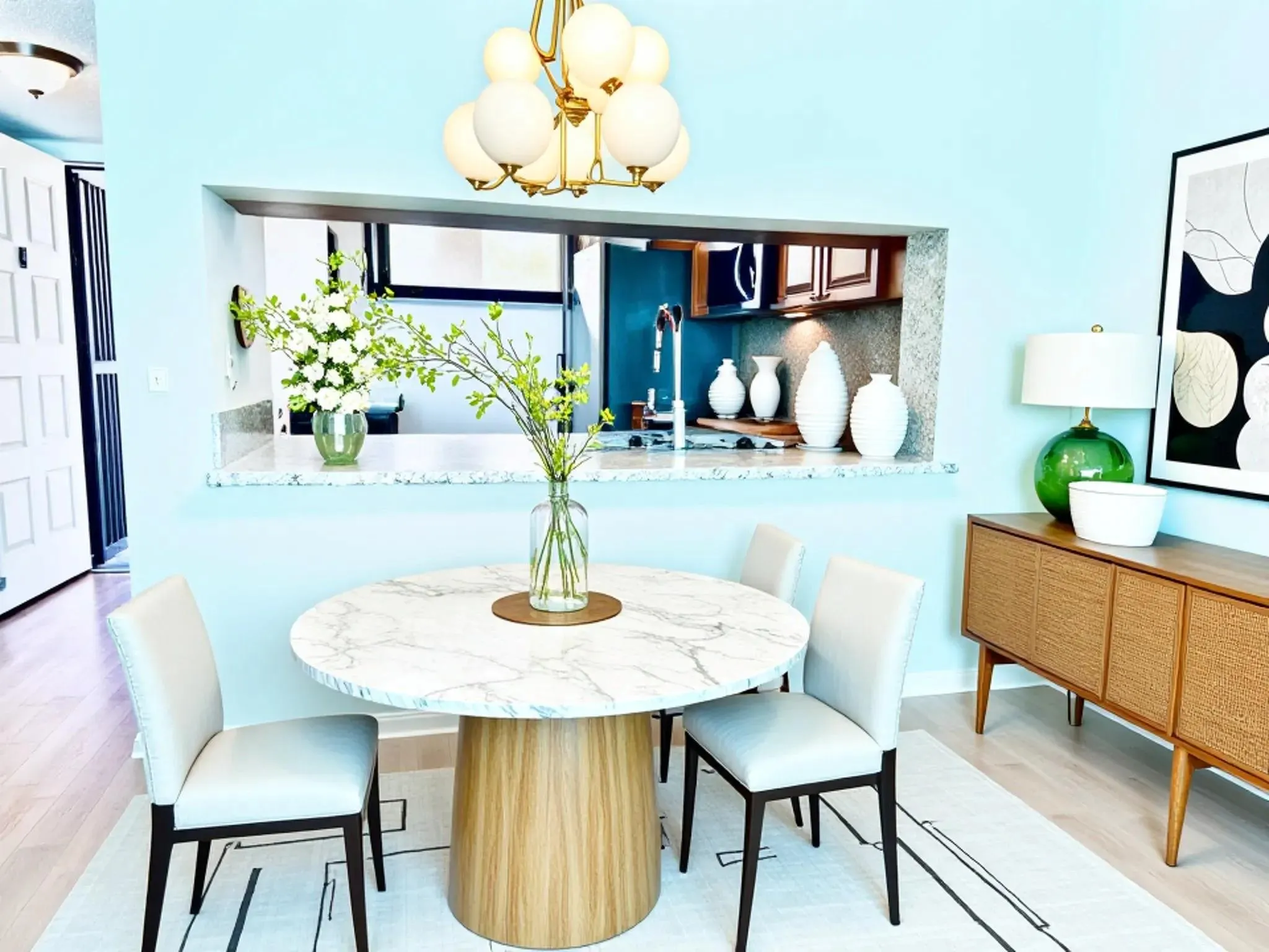 112 Lake Emerald, #206