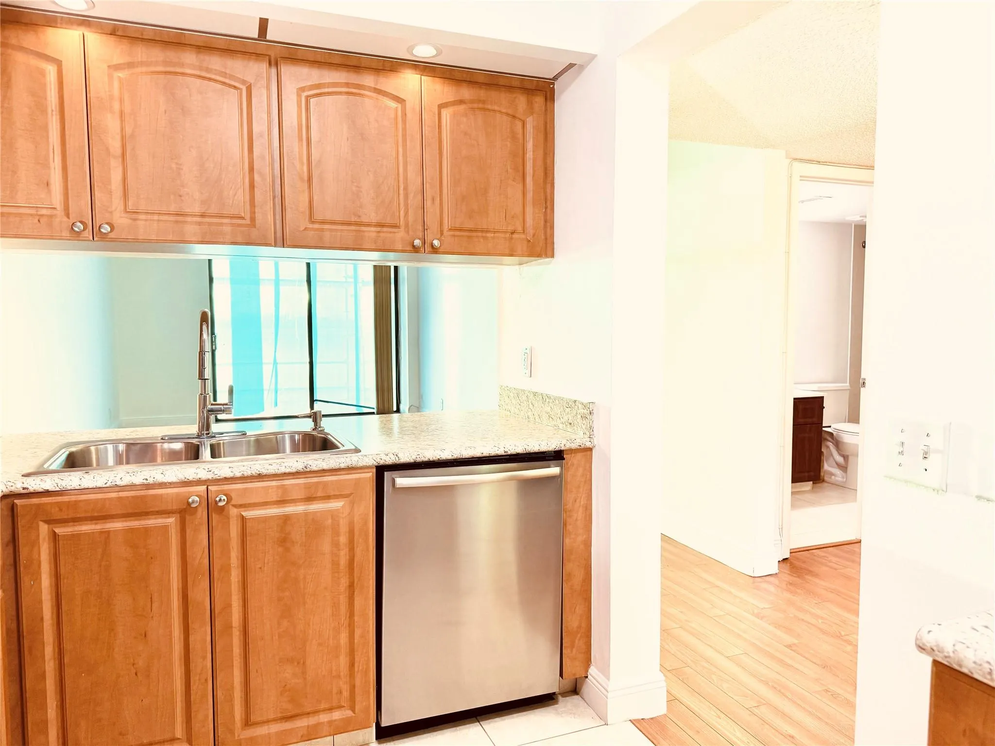 112 Lake Emerald, #206