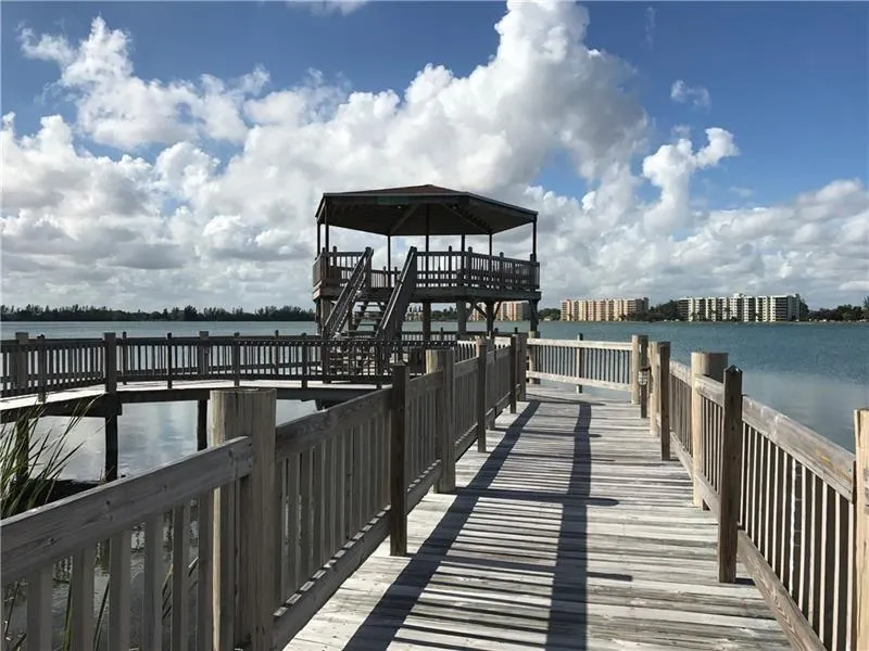 112 Lake Emerald, #206