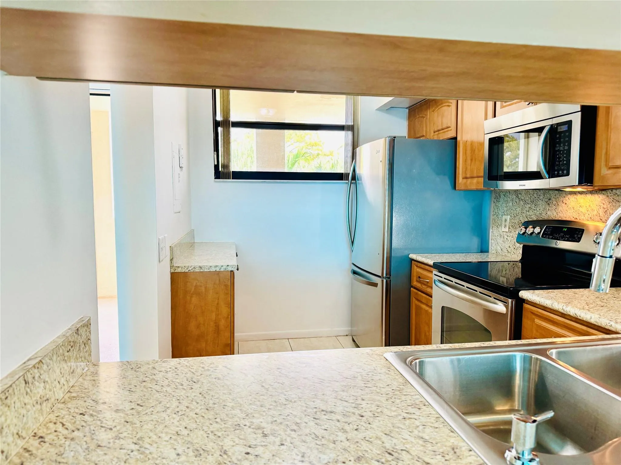 112 Lake Emerald, #206