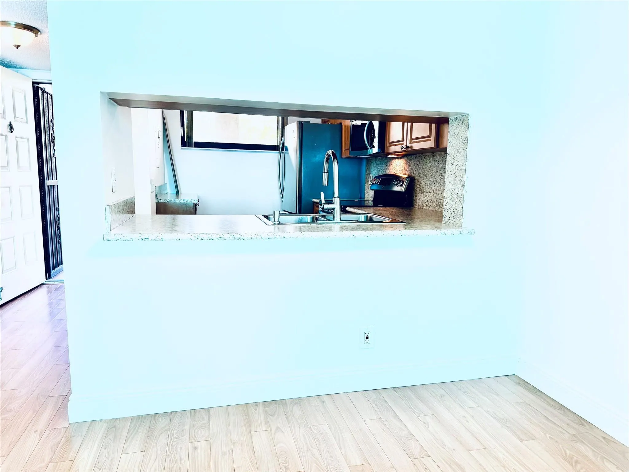 112 Lake Emerald, #206