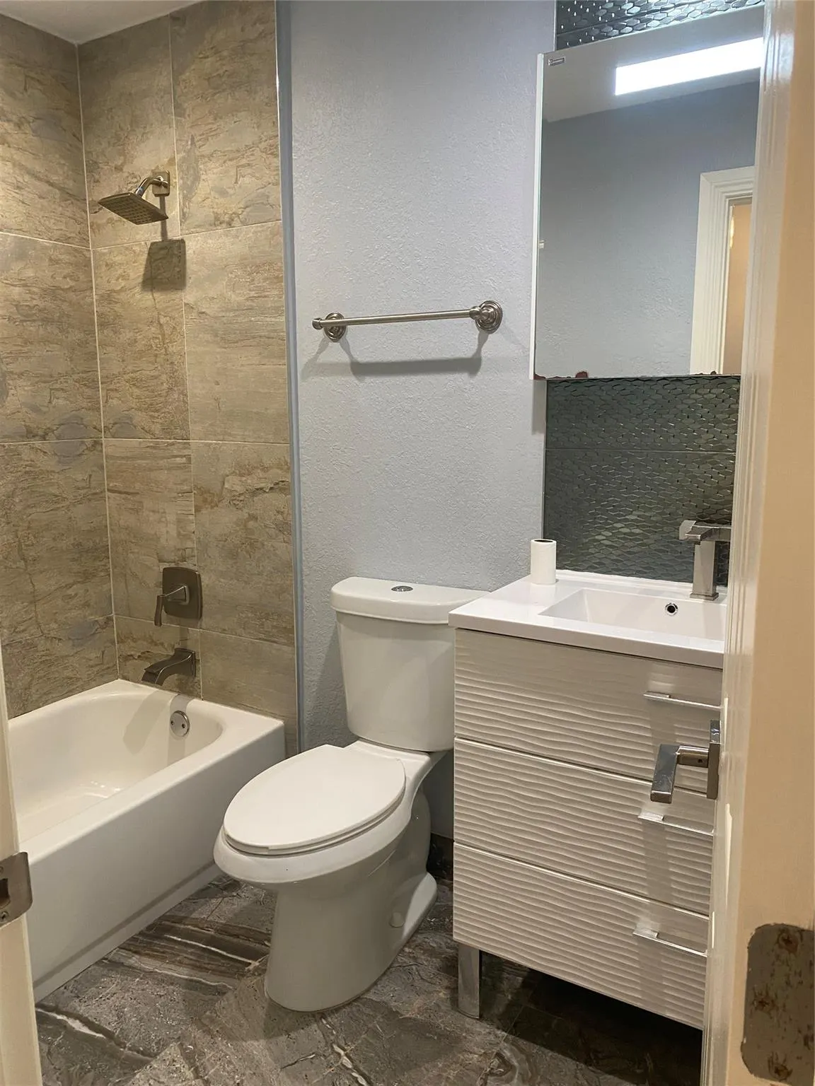 1105 Merion Pl