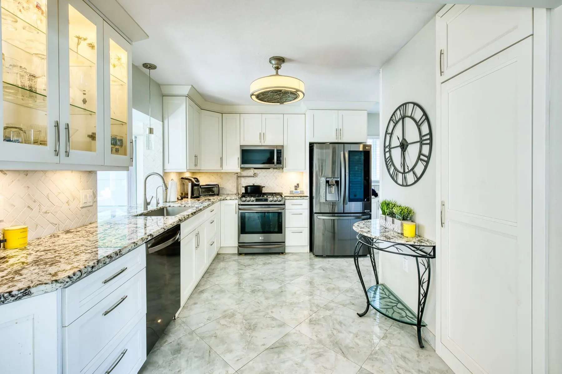 208 NE 30th St