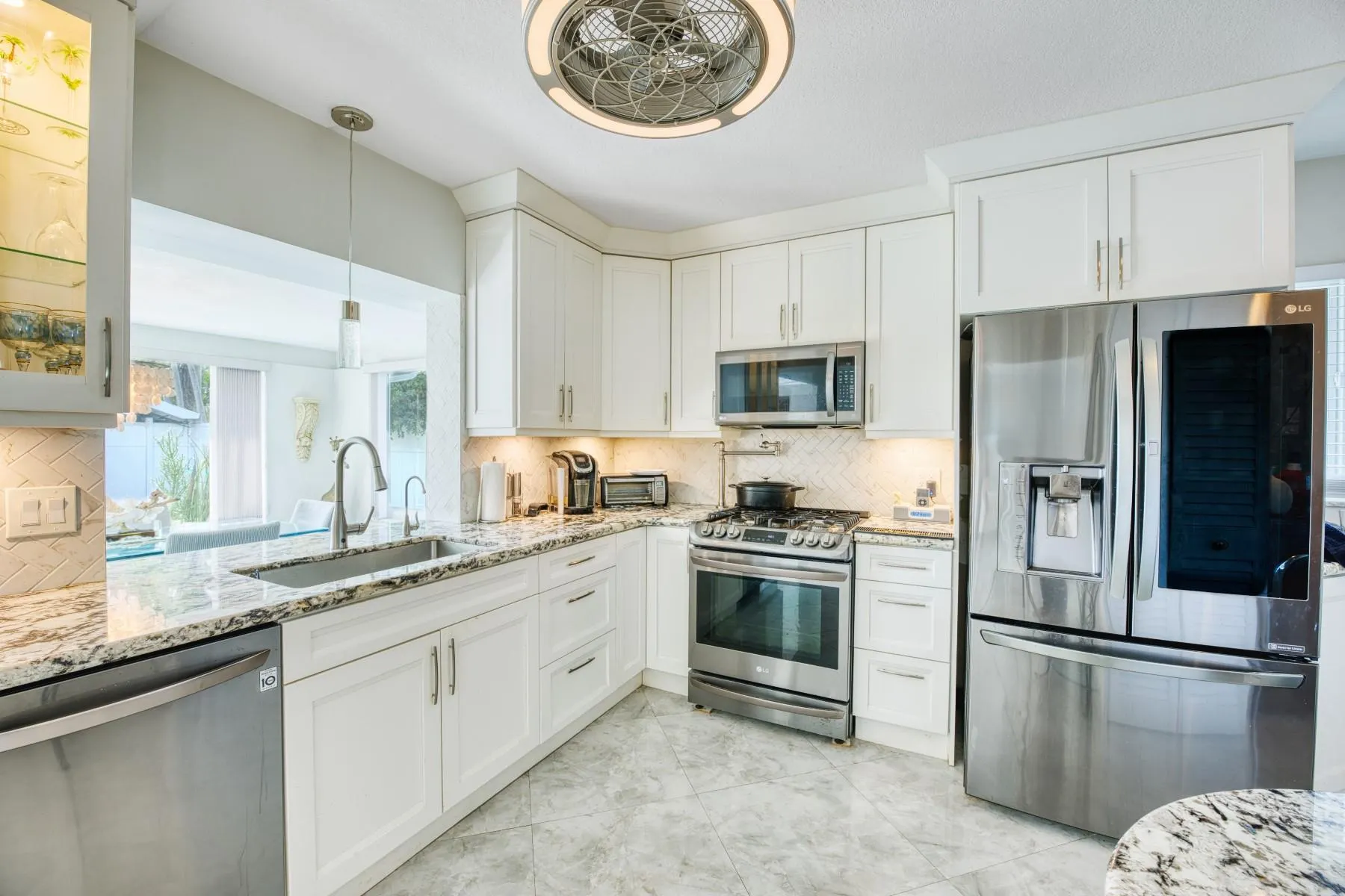 208 NE 30th St