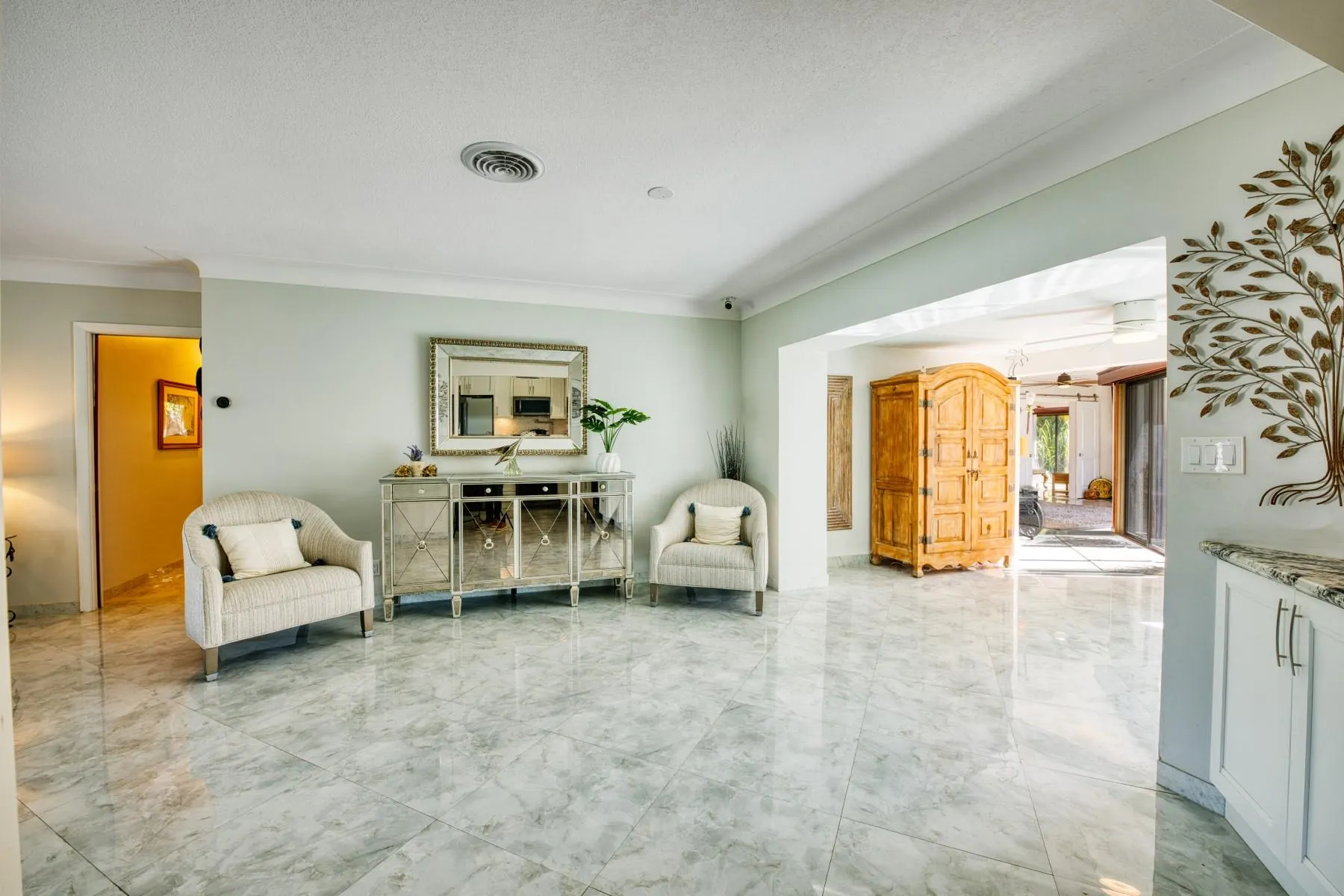208 NE 30th St