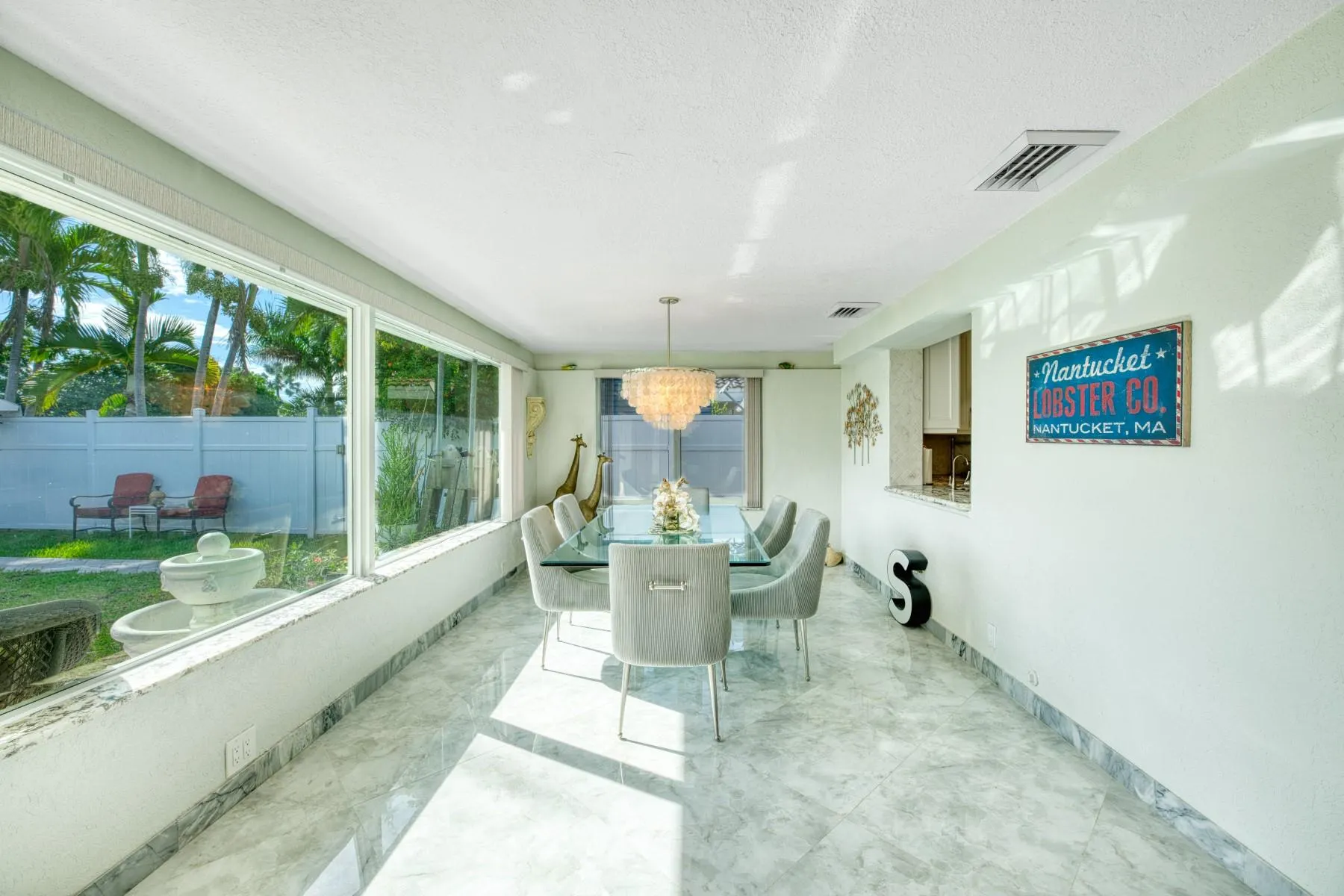 208 NE 30th St