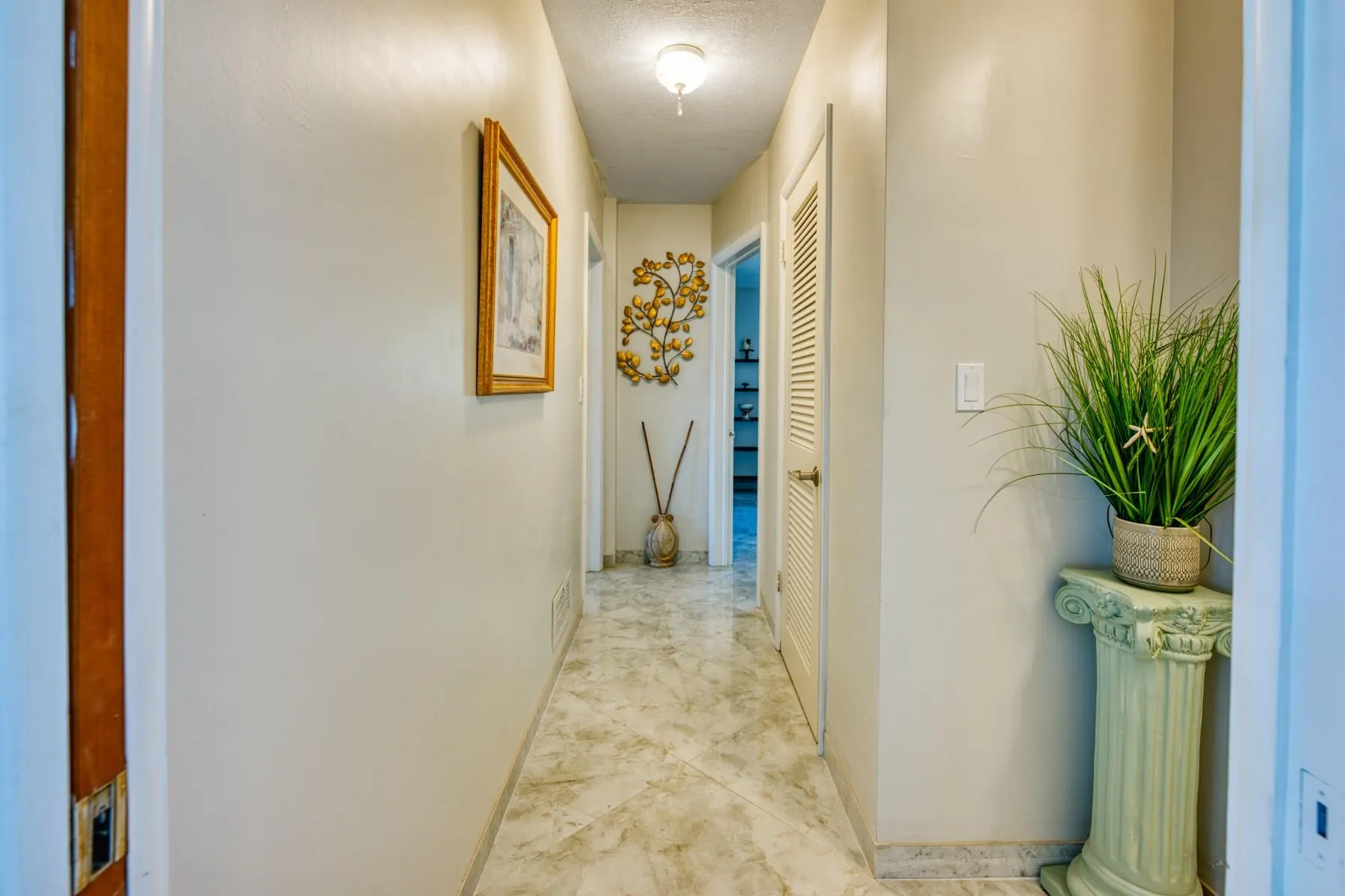 208 NE 30th St
