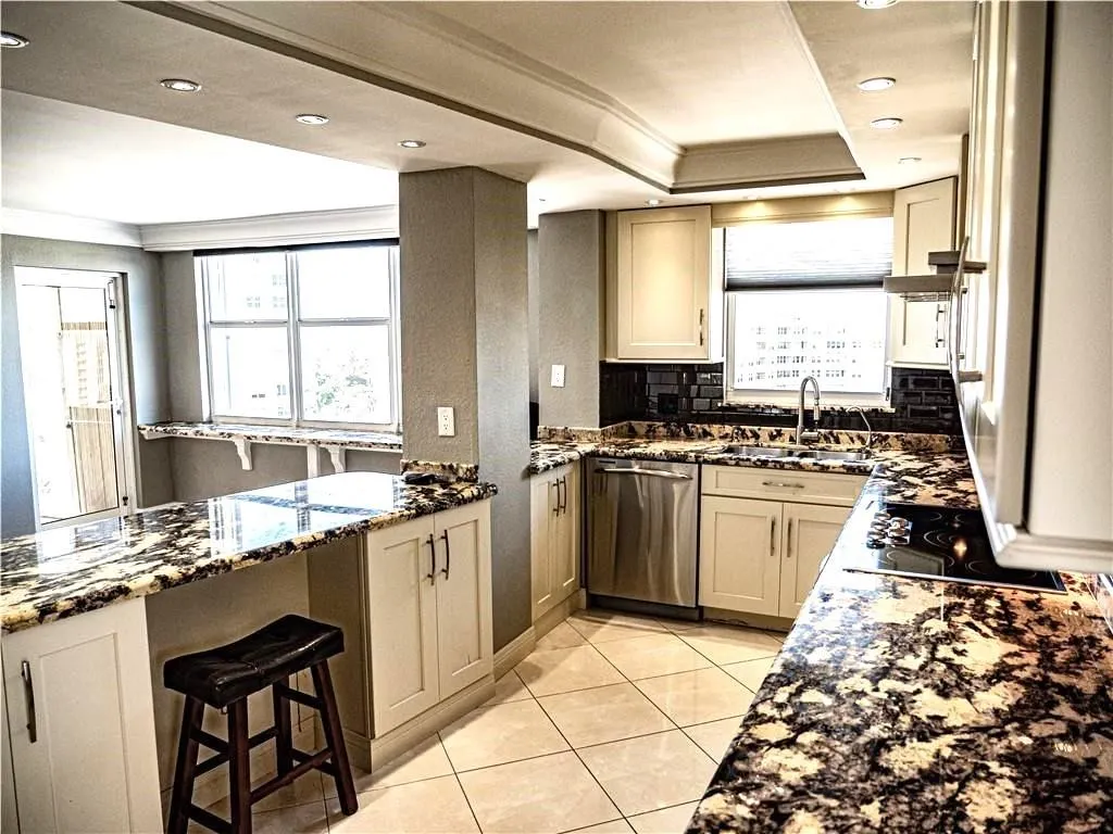 328 N Ocean Blvd, #1008