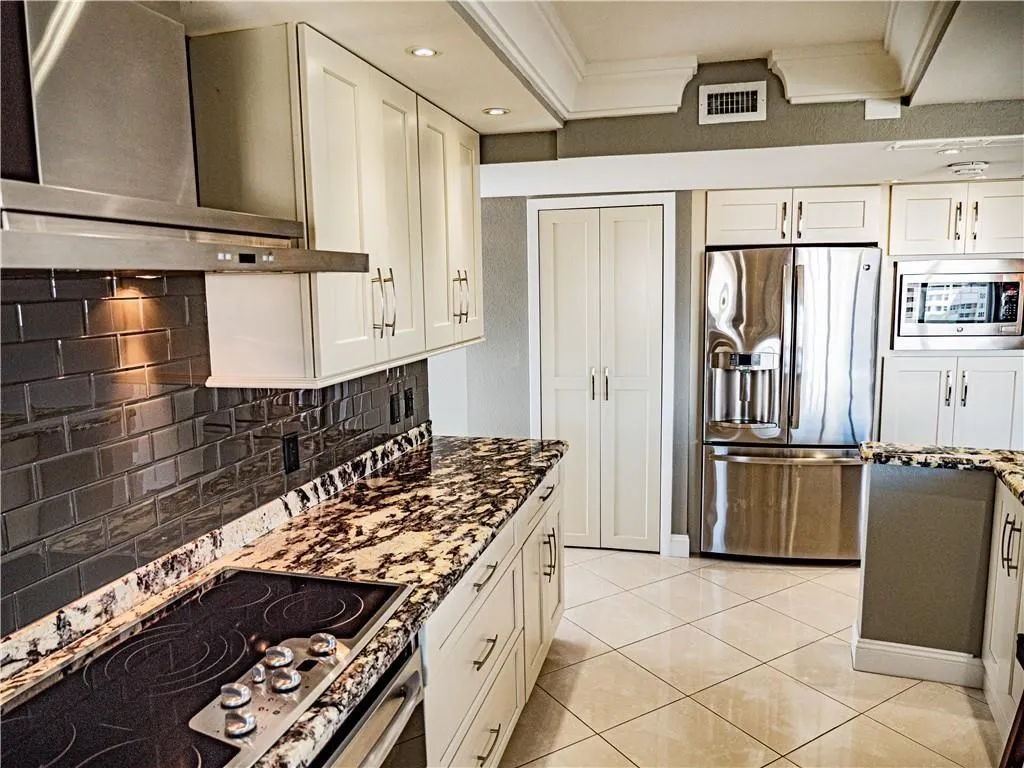 328 N Ocean Blvd, #1008