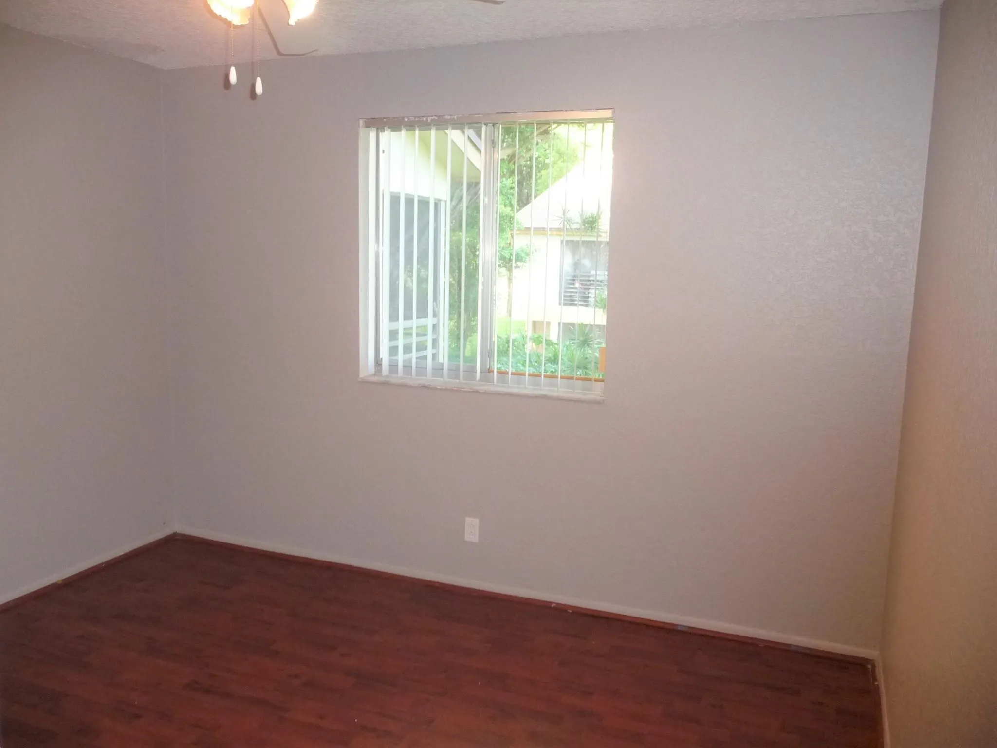 608 Gardens Dr, #204