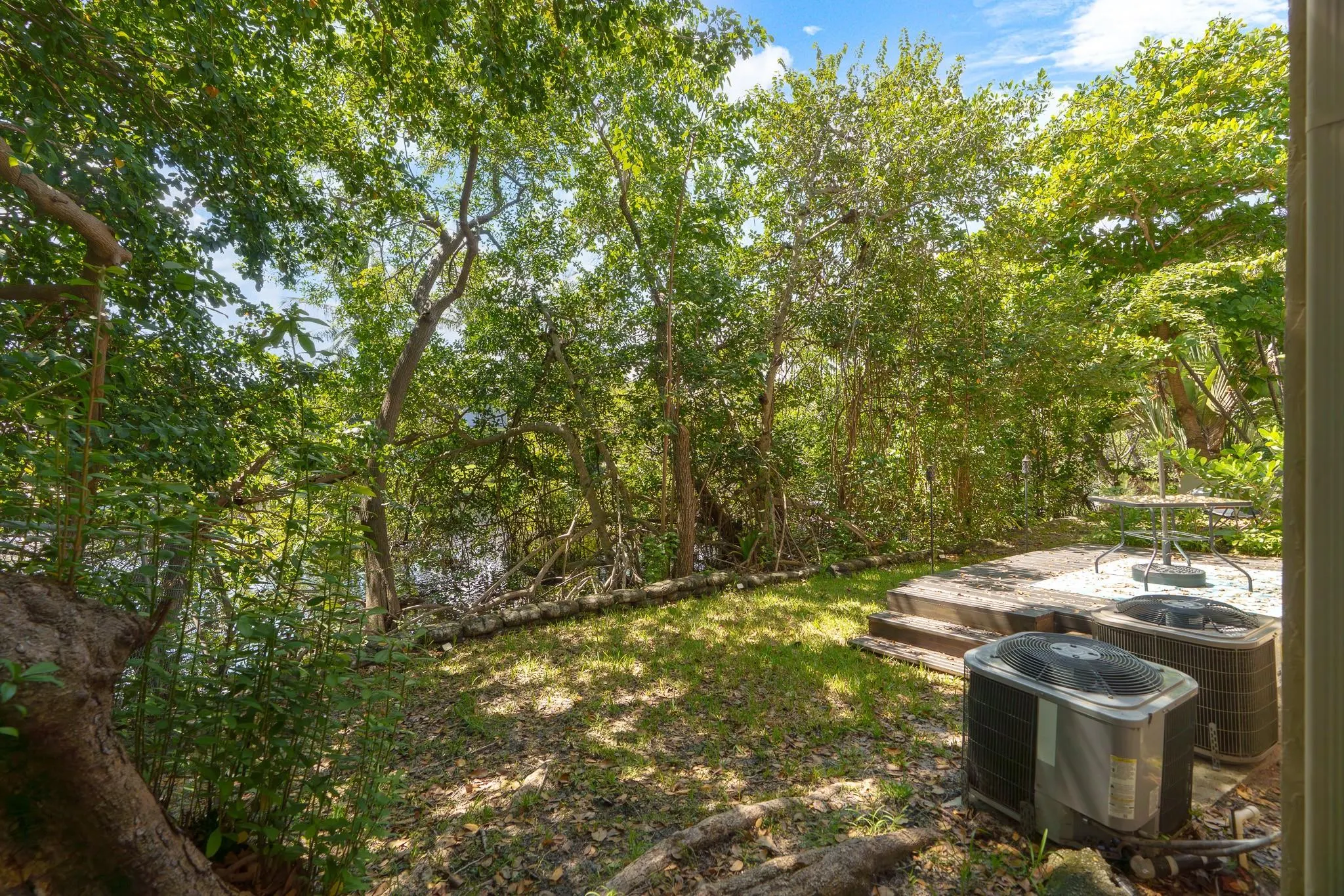 2918 NE 8th Ter, #204