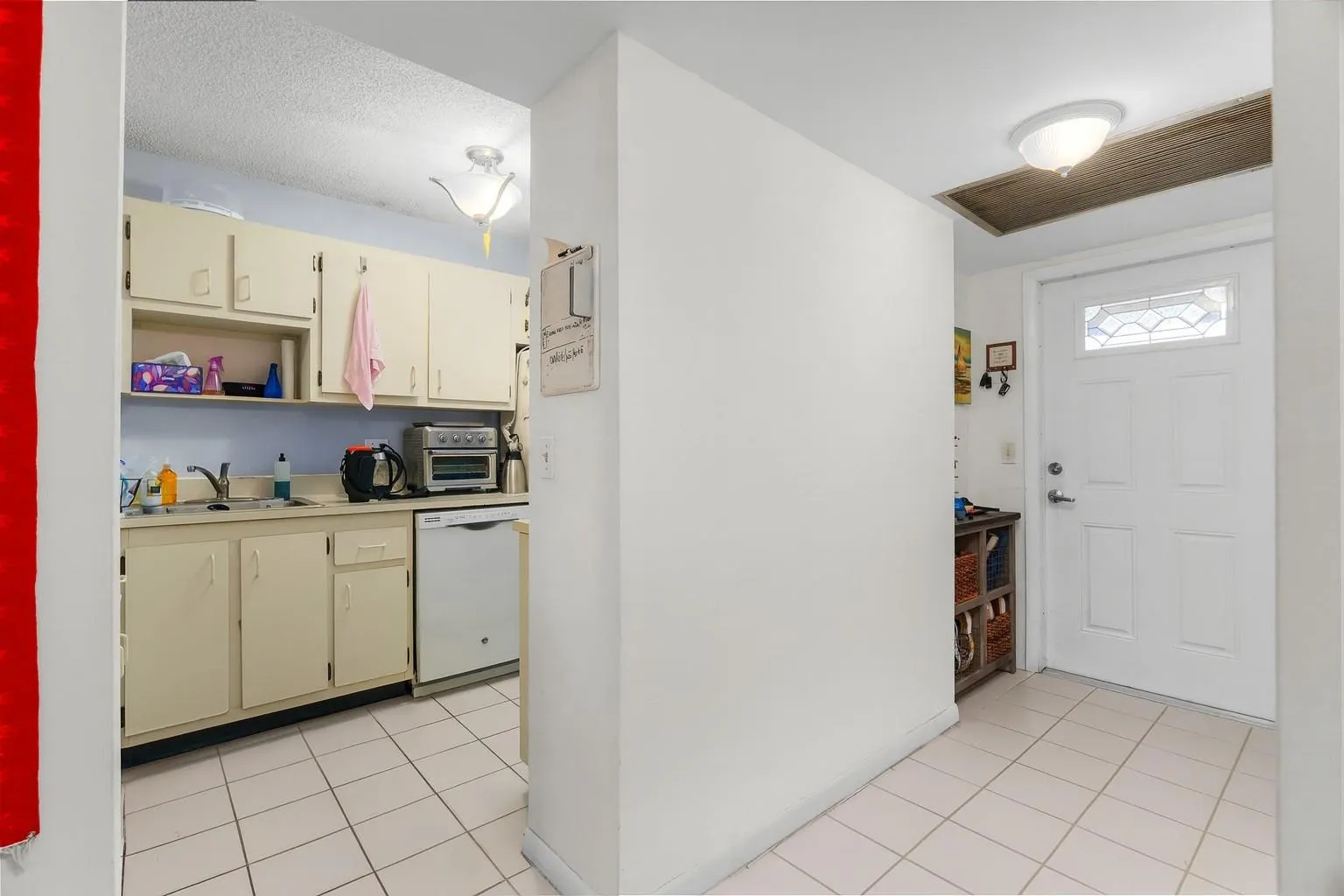 2918 NE 8th Ter, #204
