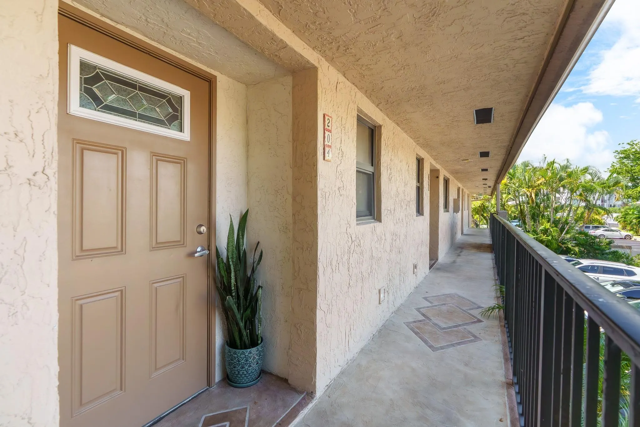 2918 NE 8th Ter, #204