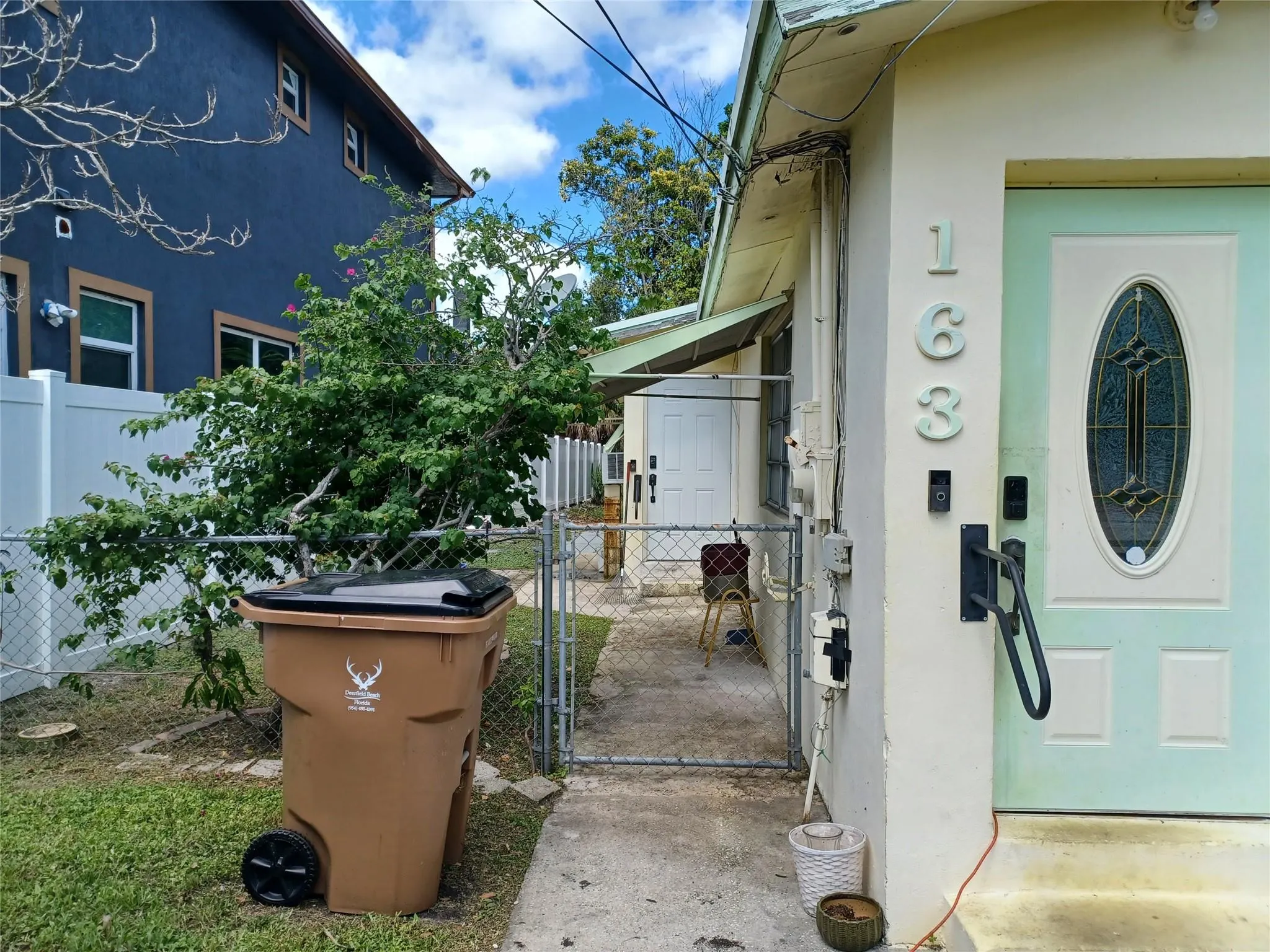 163 SW 4th St