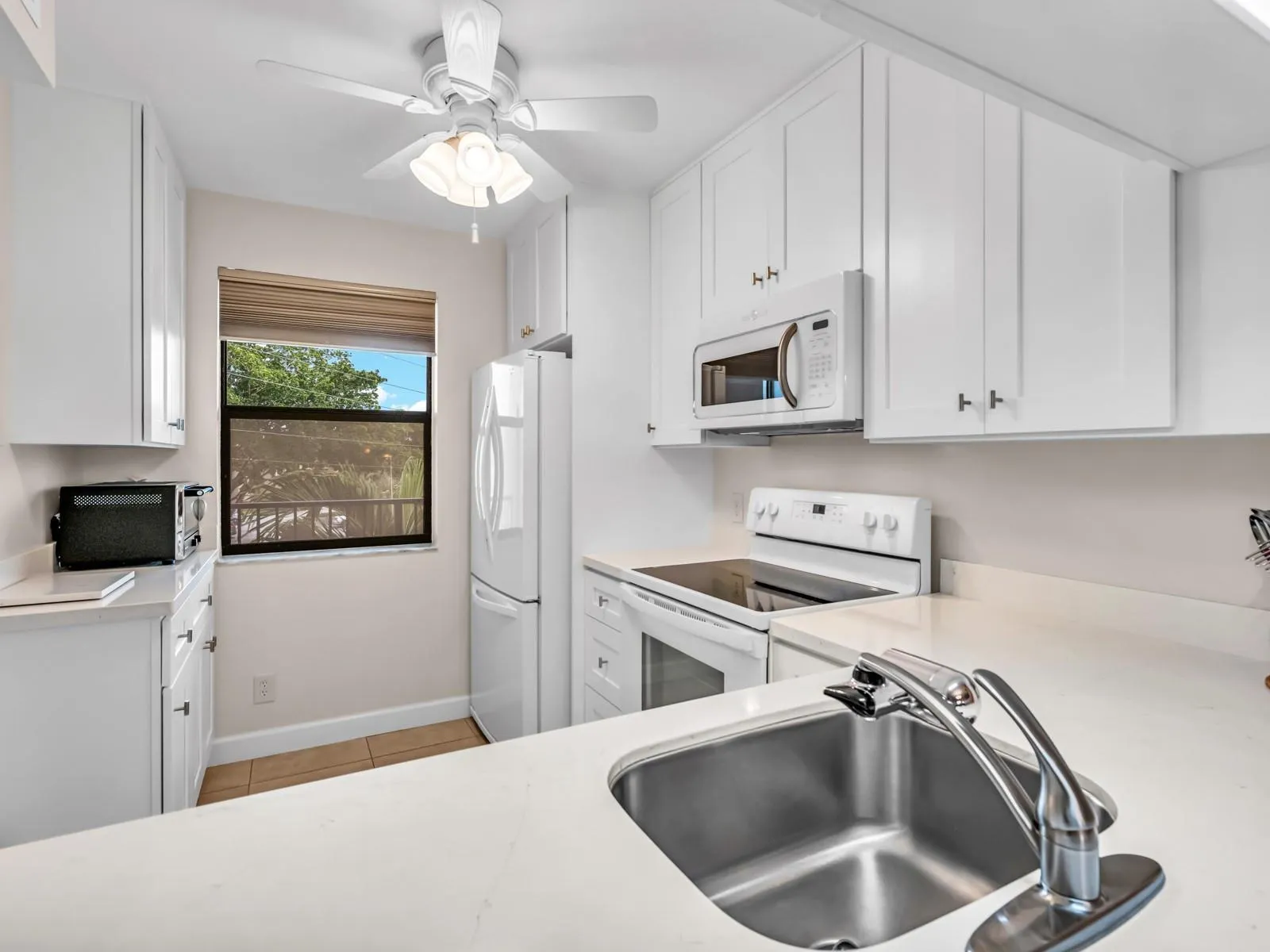 10402 Sunrise Lakes Blvd, #312