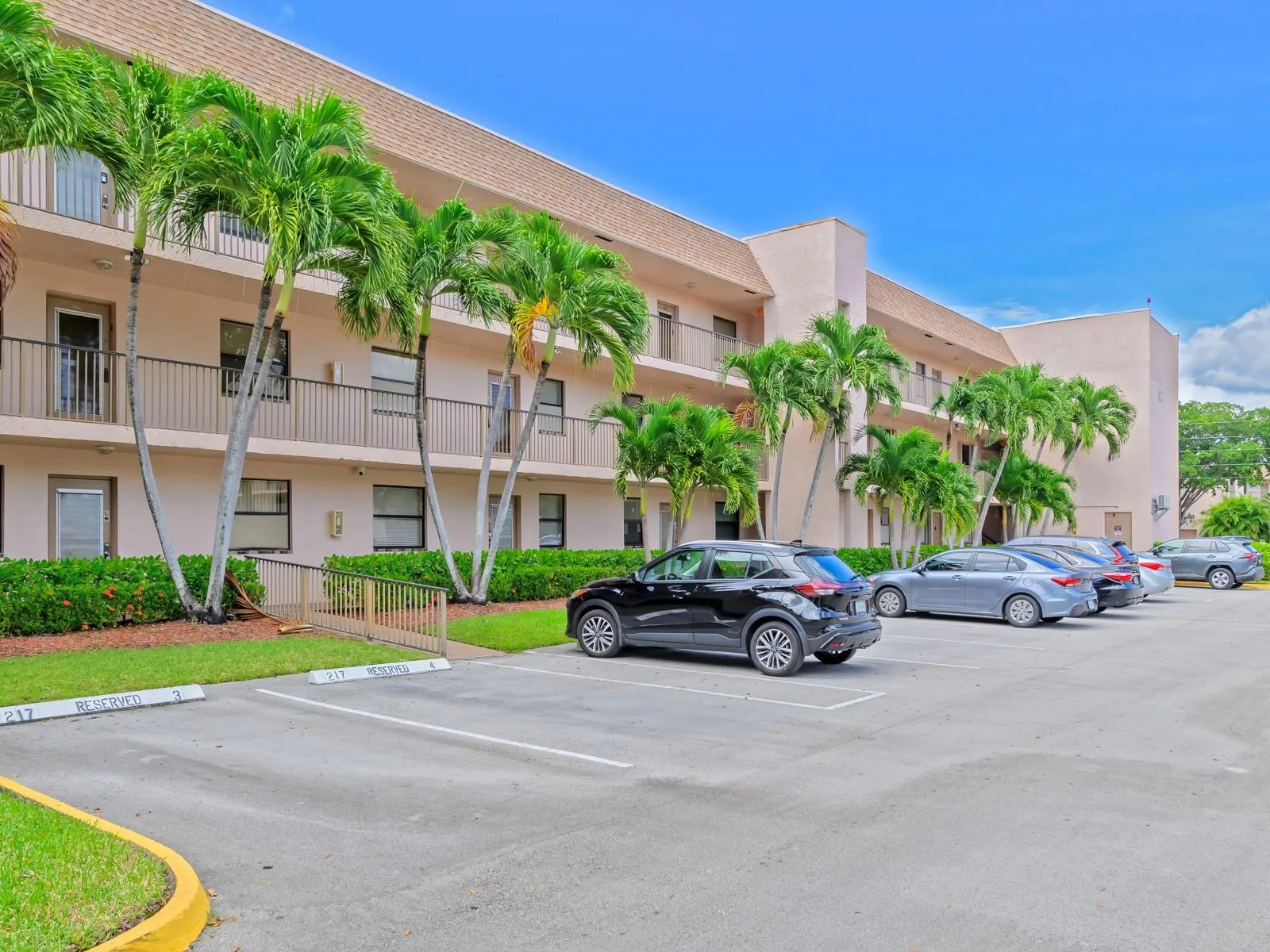 10402 Sunrise Lakes Blvd, #312