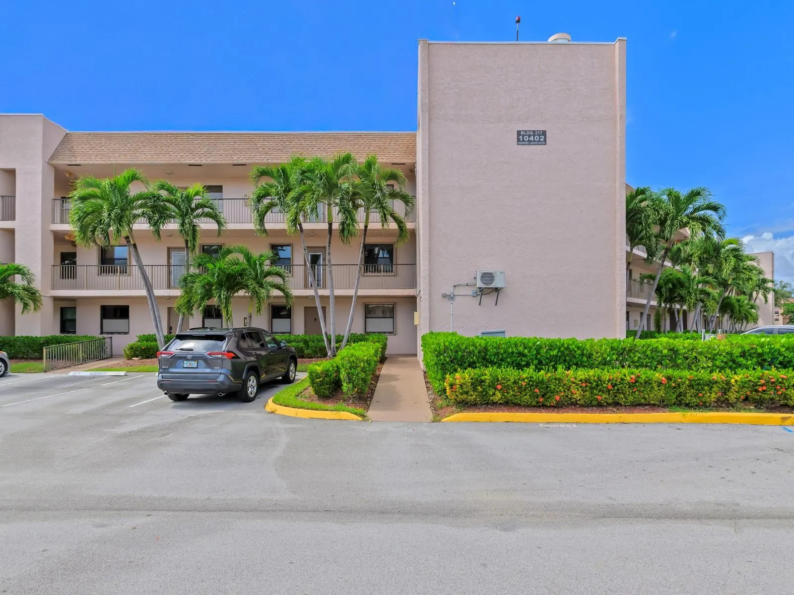 10402 Sunrise Lakes Blvd, #312