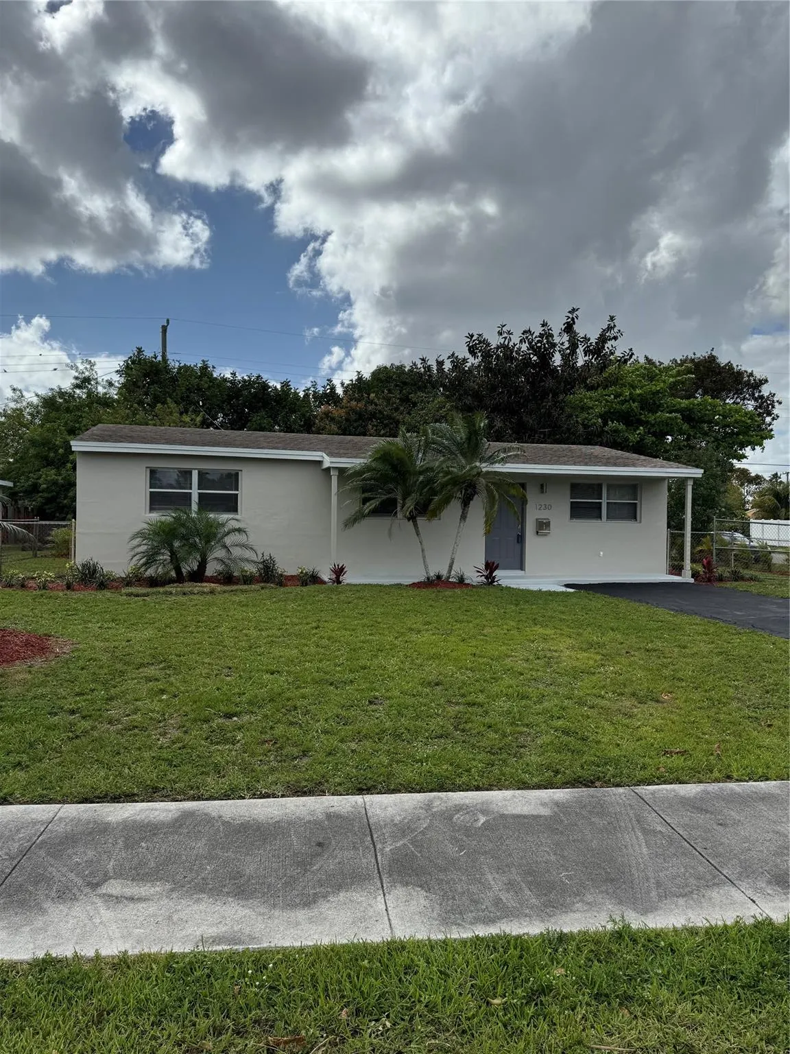 1230 N 70th Way