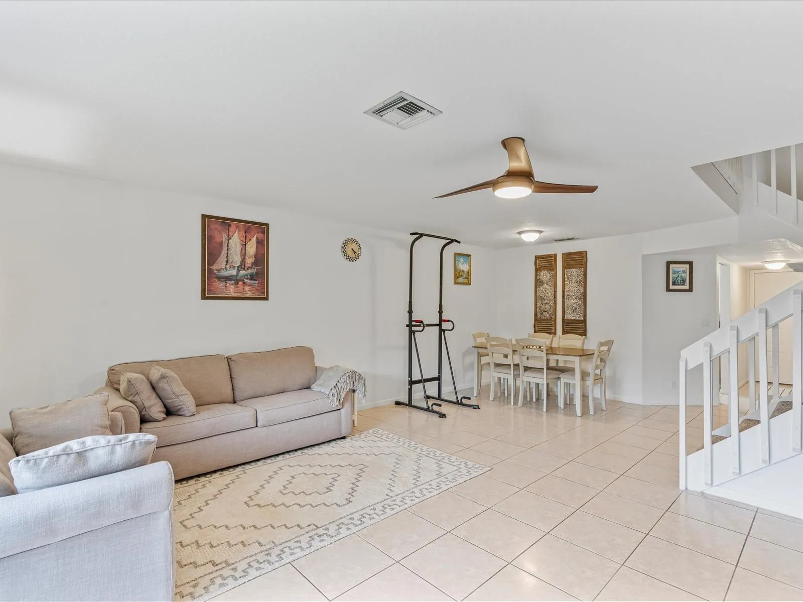6273 Walk Cir