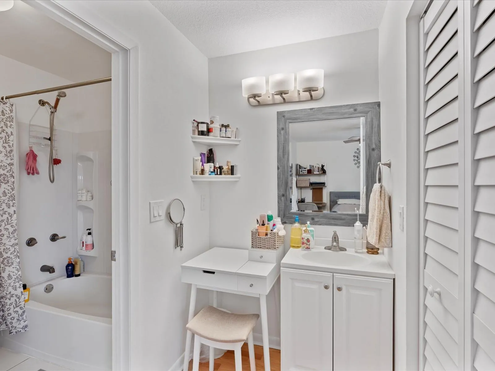 6273 Walk Cir