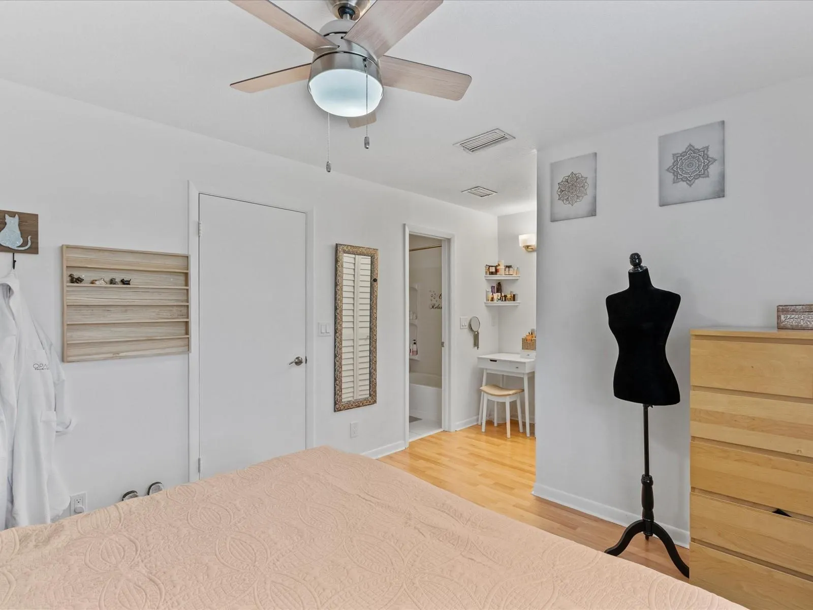 6273 Walk Cir