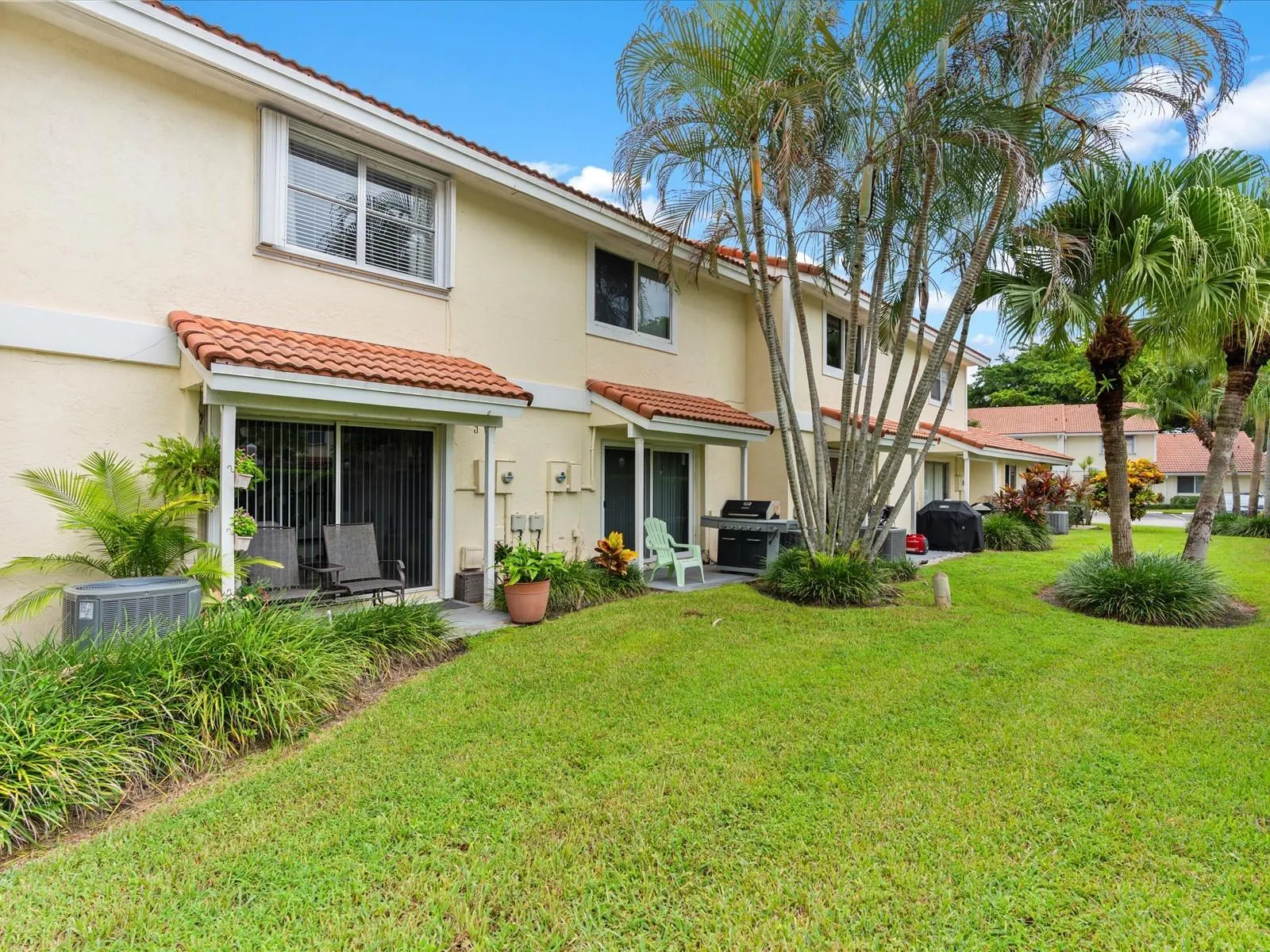 6273 Walk Cir