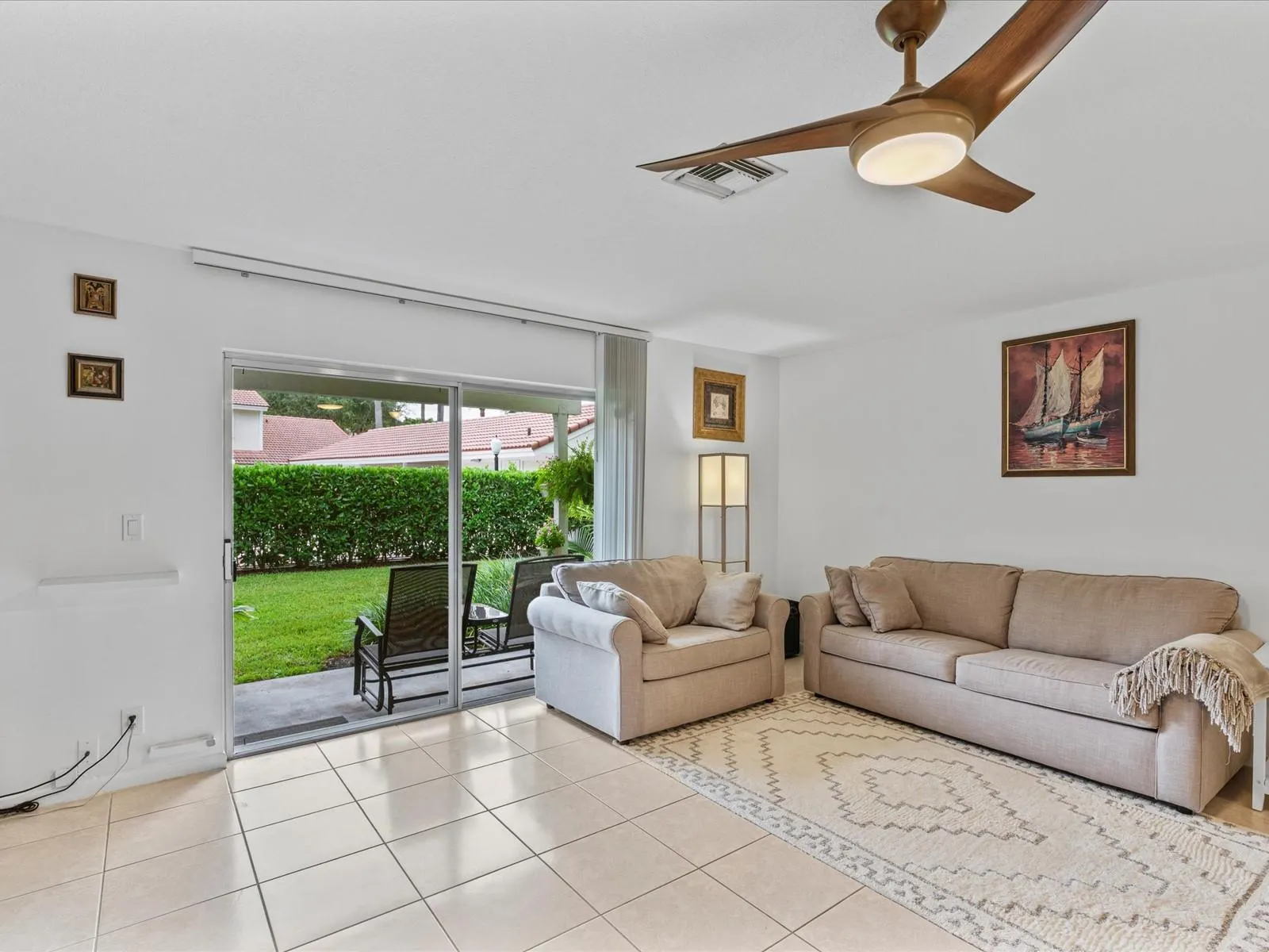 6273 Walk Cir