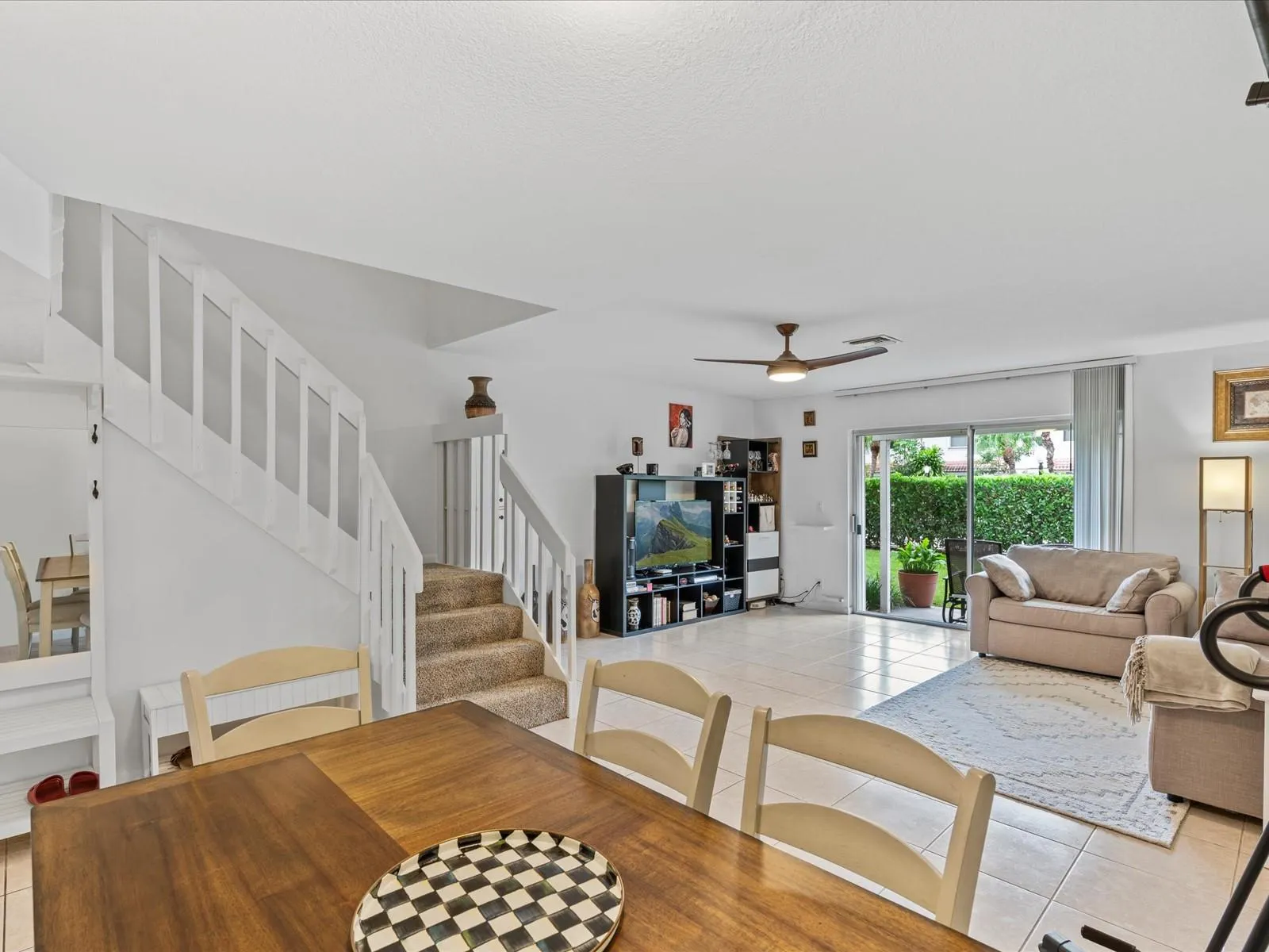 6273 Walk Cir