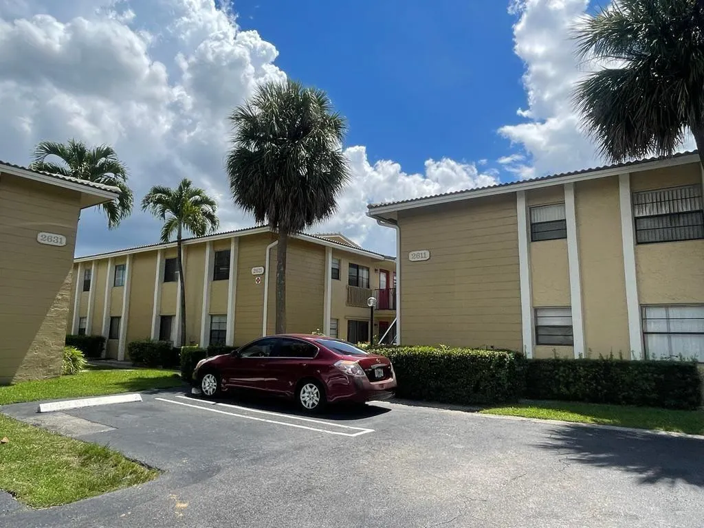 2621 Riverside Dr, #6