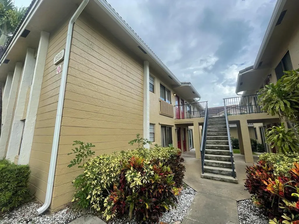 2621 Riverside Dr, #6