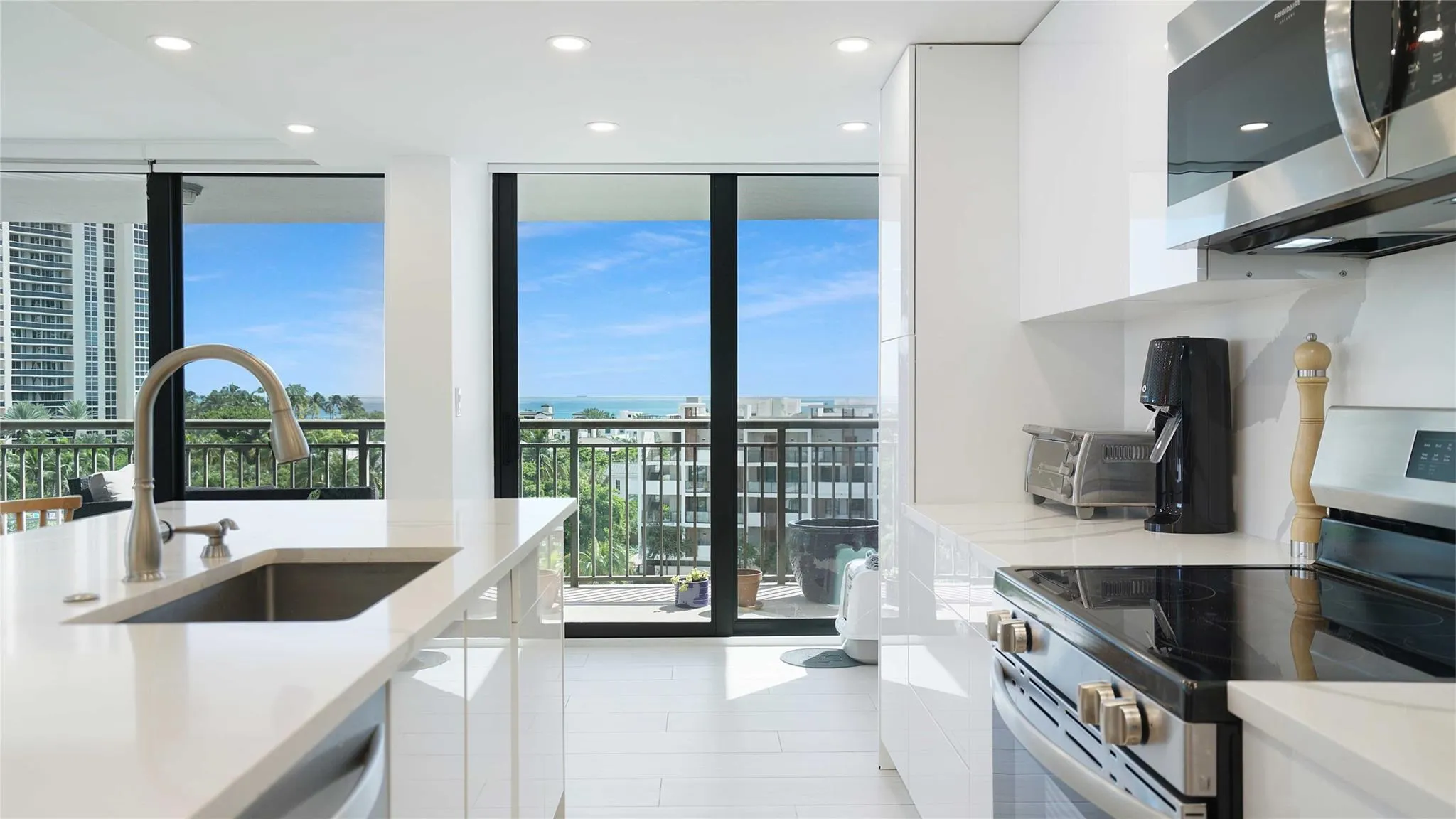 3031 N Ocean Blvd, #806