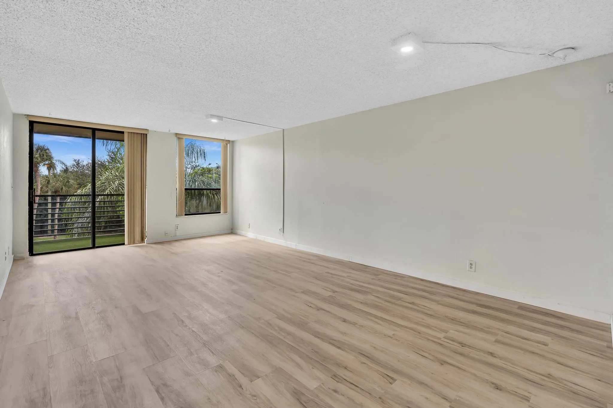 6351 N University Dr, #324