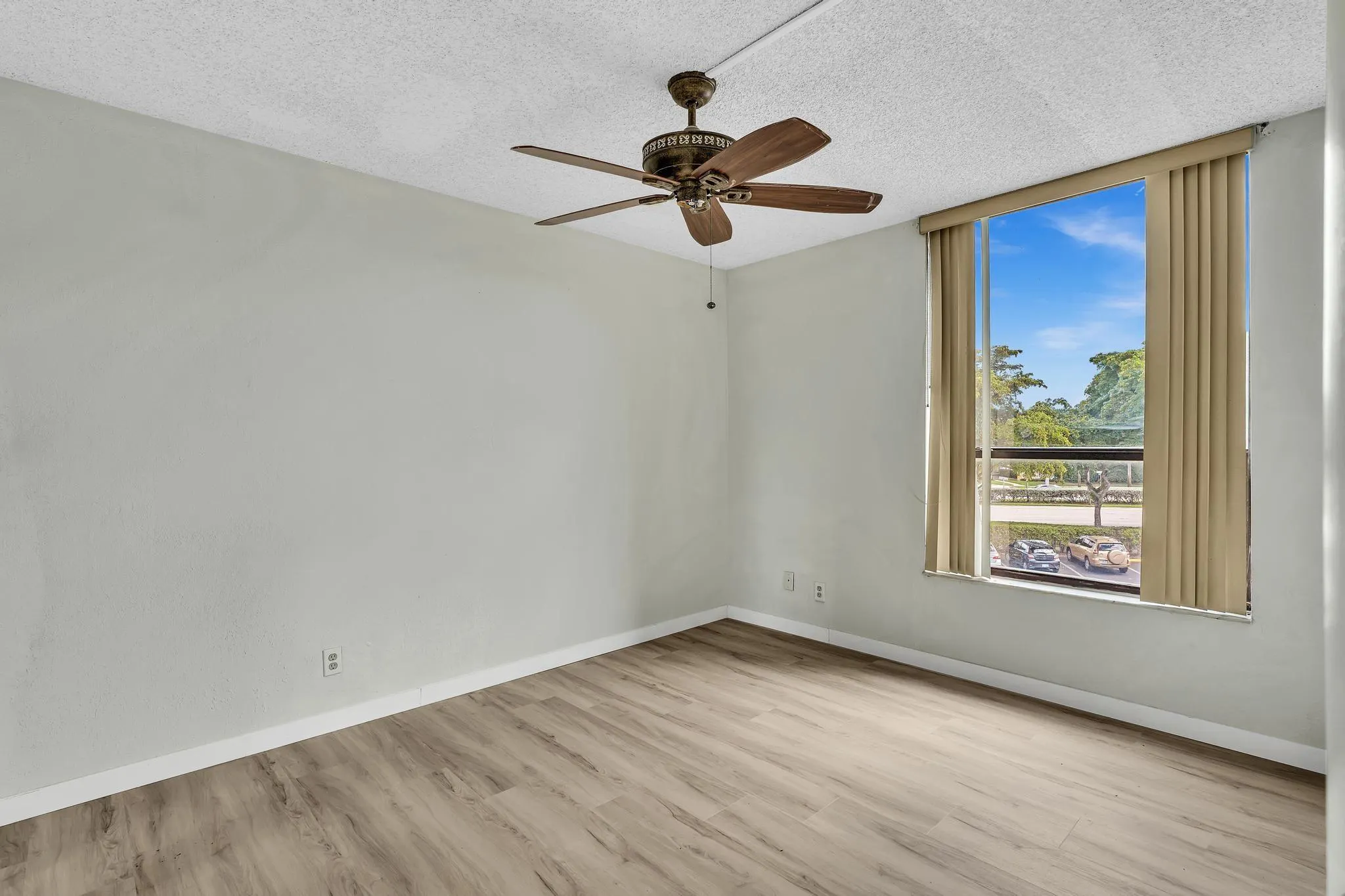 6351 N University Dr, #324