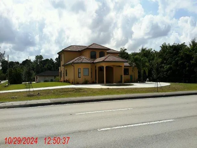 1641 NW 114th Ave