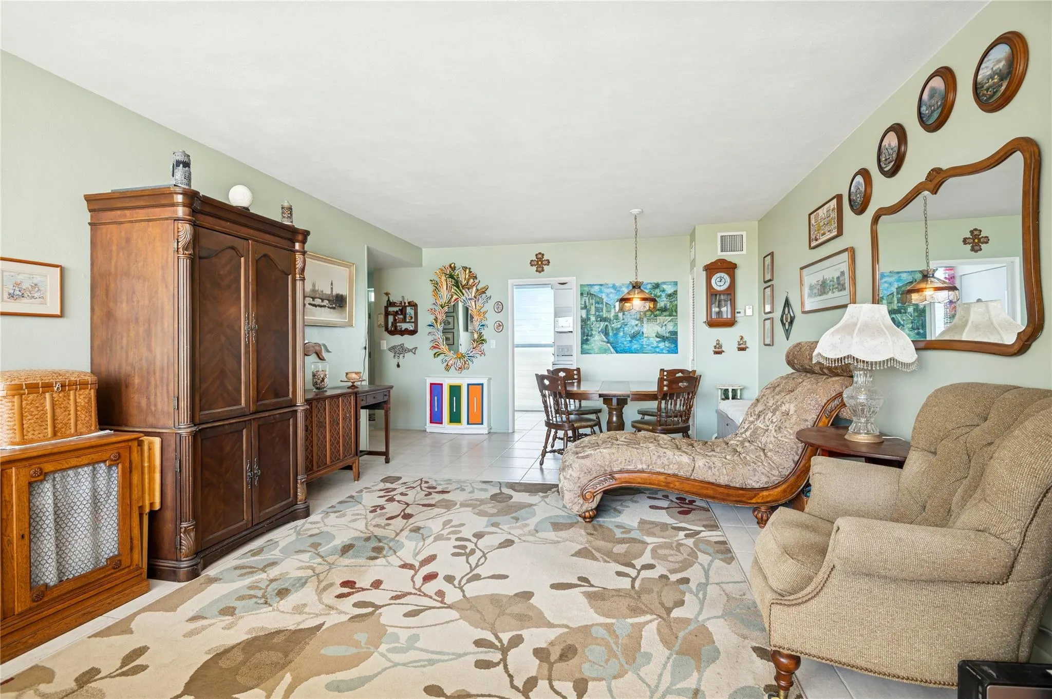 1900 S Ocean Dr, #810