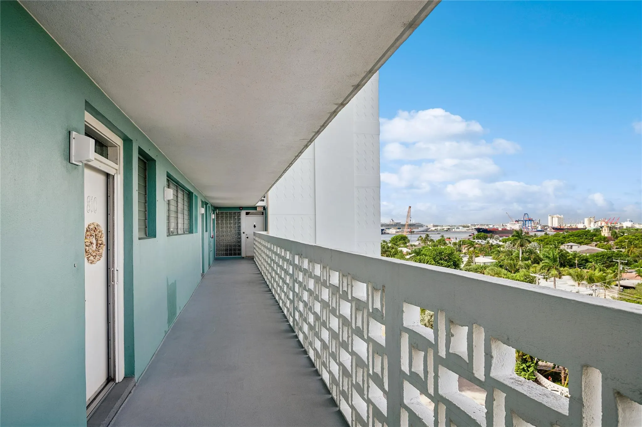 1900 S Ocean Dr, #810