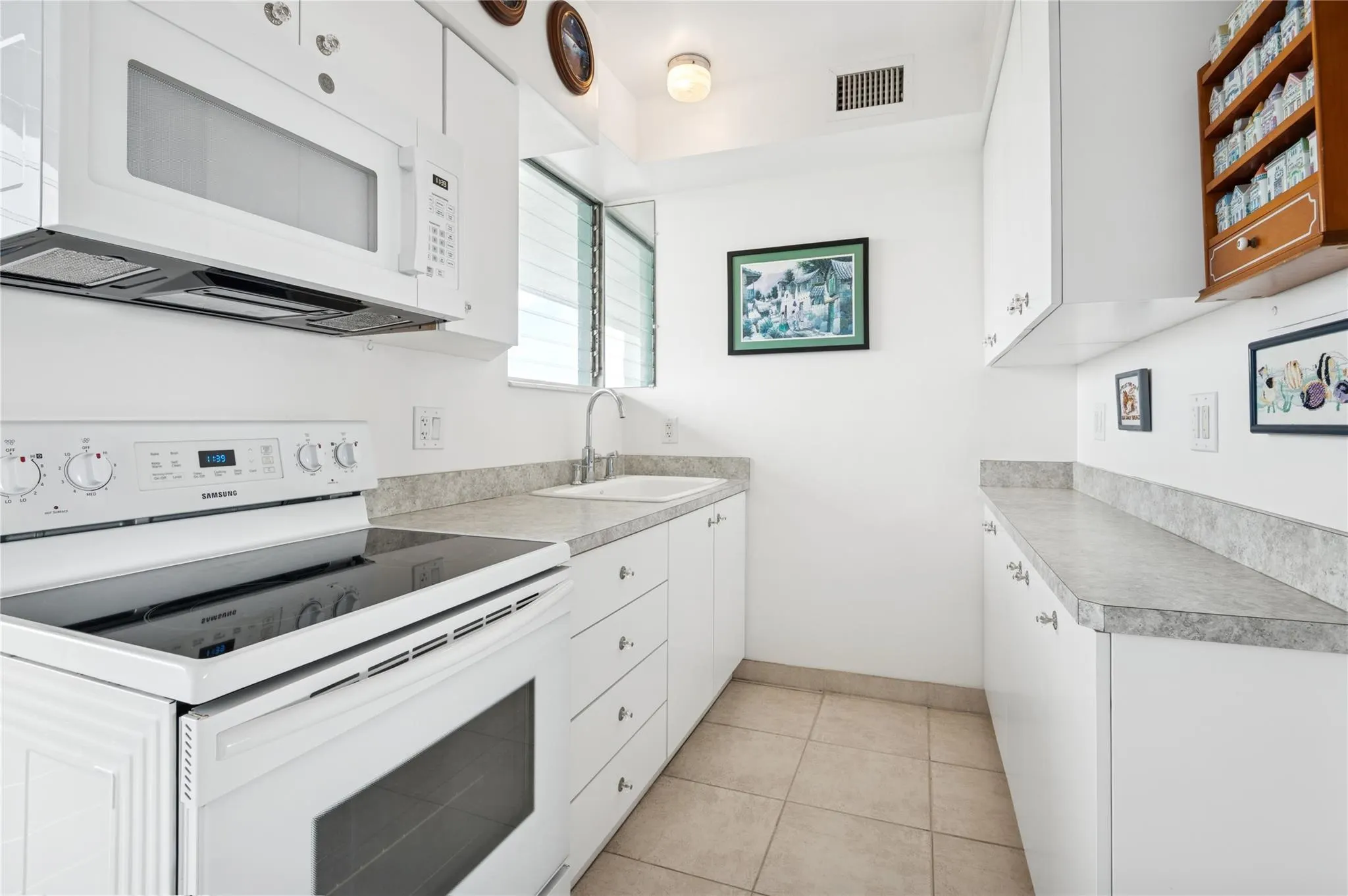 1900 S Ocean Dr, #810