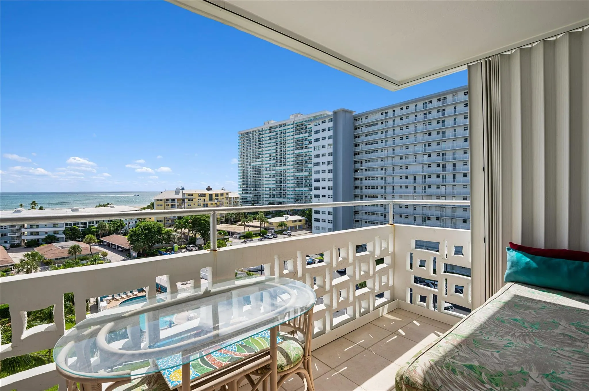 1900 S Ocean Dr, #810