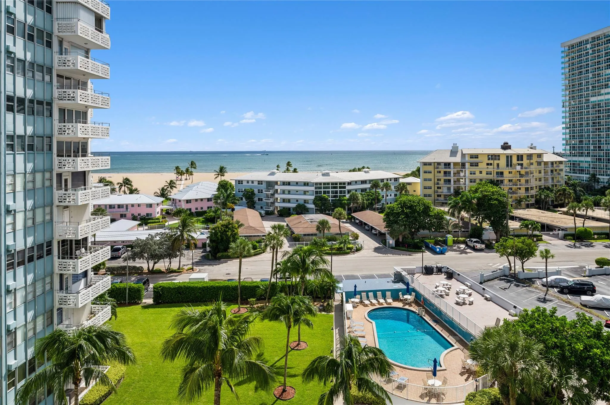 1900 S Ocean Dr, #810