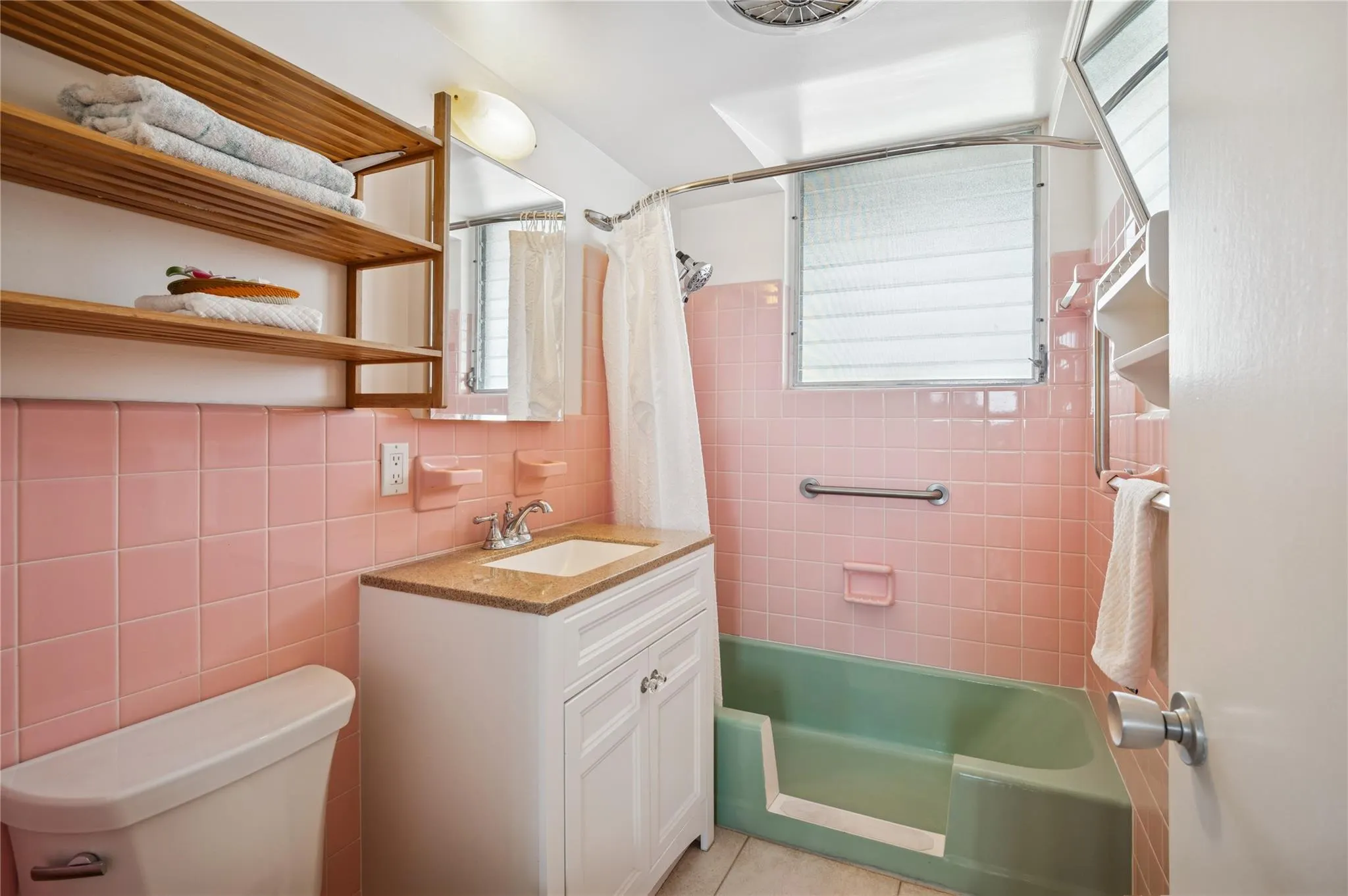 1900 S Ocean Dr, #810