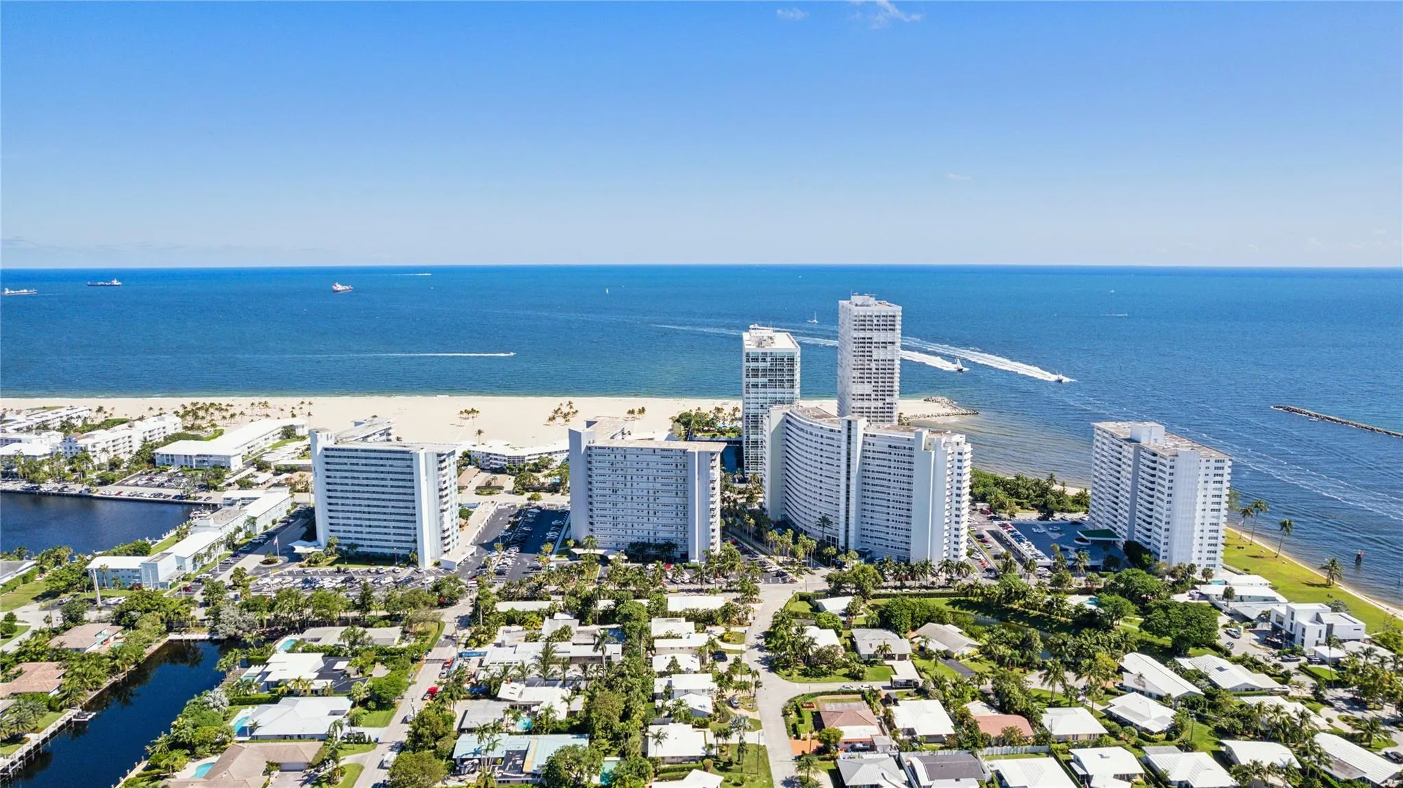1900 S Ocean Dr, #810