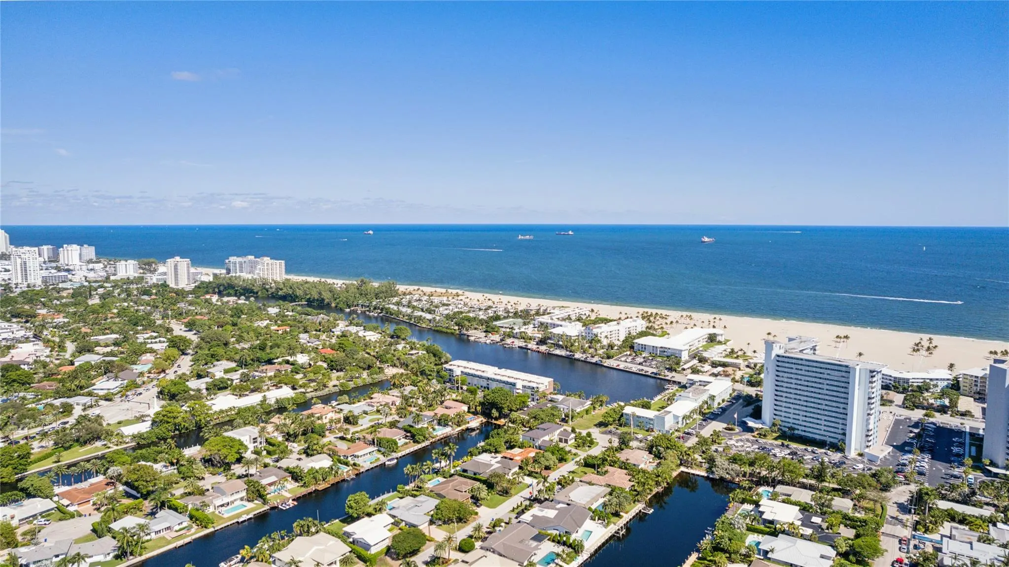 1900 S Ocean Dr, #810