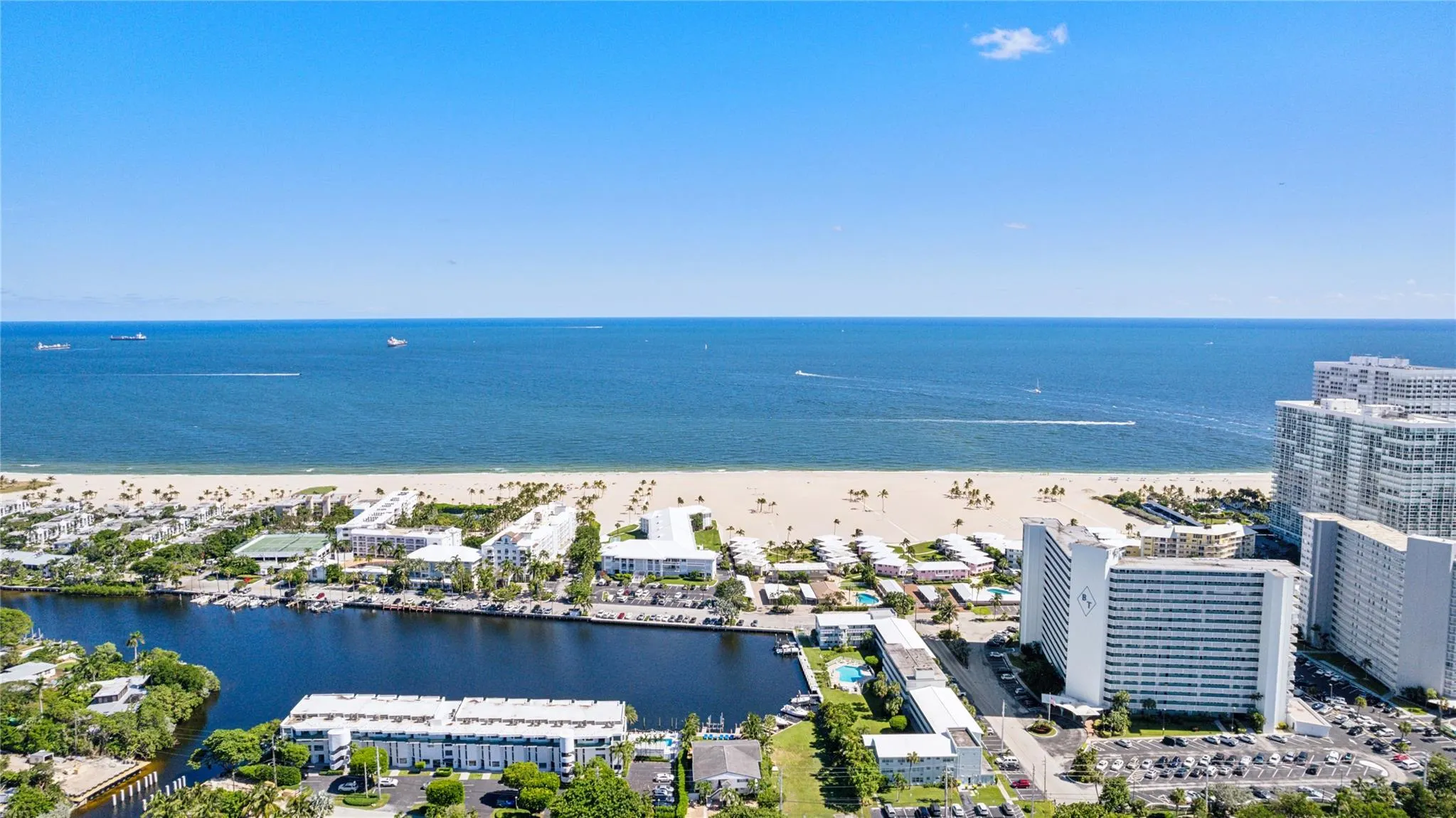 1900 S Ocean Dr, #810