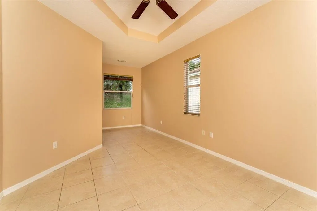 806 SW Rocky Bayou Ter