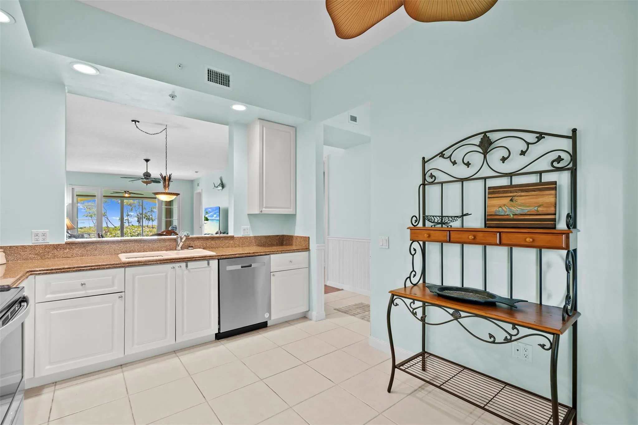 23 Harbour Isle Dr, #102