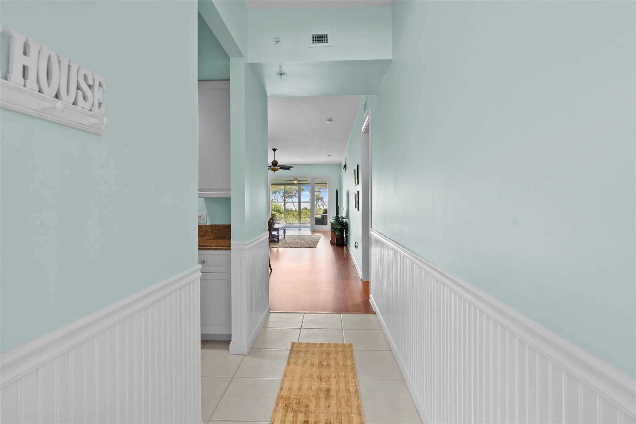 23 Harbour Isle Dr, #102